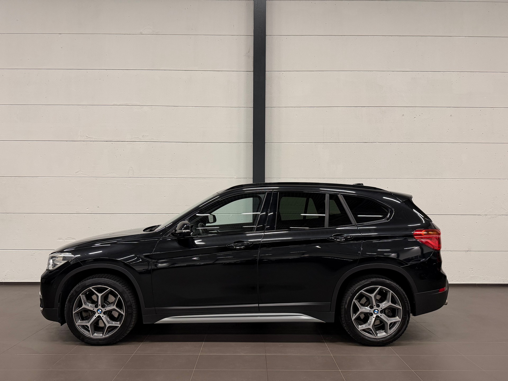 BMW X1 xDrive 25i xLine Steptronic-image-8