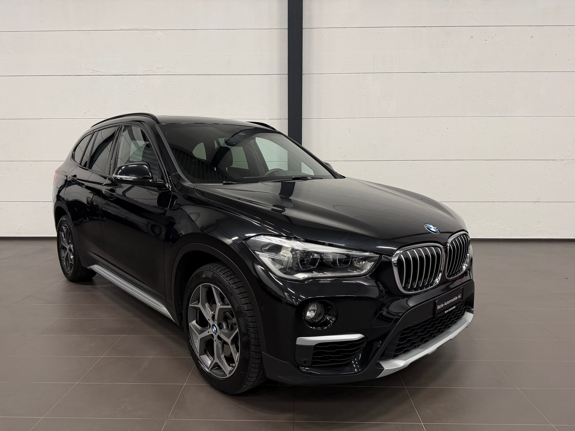 BMW X1 xDrive 25i xLine Steptronic-image-1