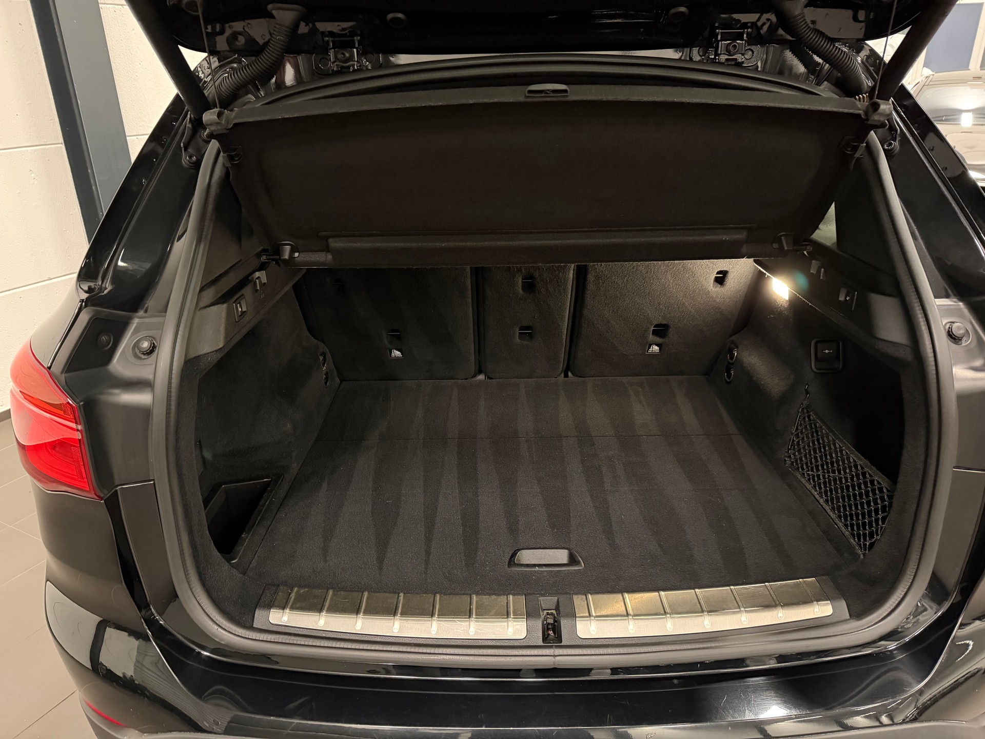 BMW X1 xDrive 25i xLine Steptronic-image-23
