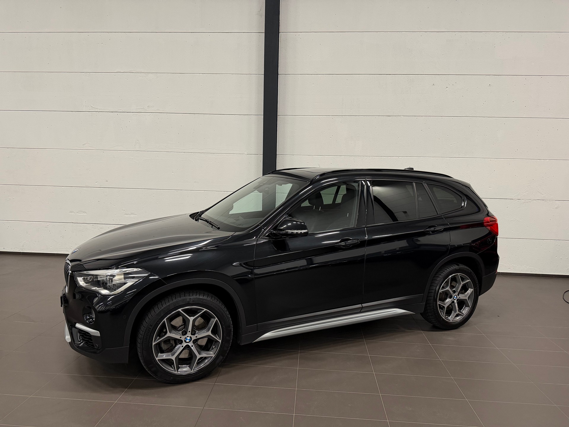 BMW X1 xDrive 25i xLine Steptronic-image-2