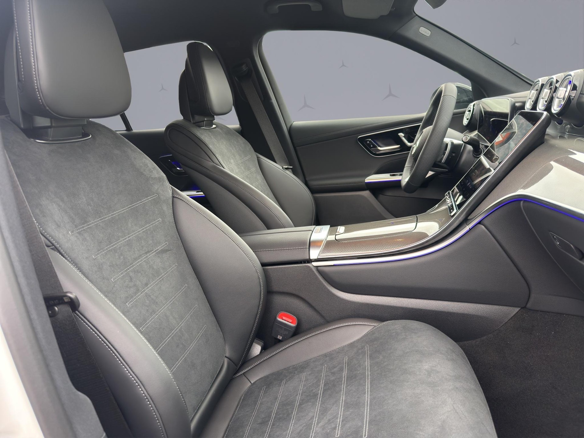 MERCEDES-BENZ GLC 220 d AMG Line 4matic-image-17