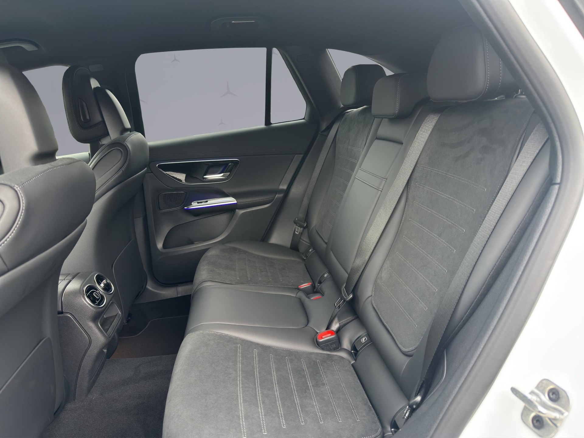 MERCEDES-BENZ GLC 220 d AMG Line 4matic-image-10