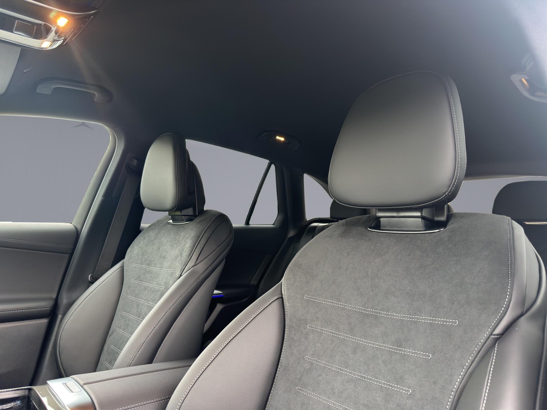 MERCEDES-BENZ GLC 220 d AMG Line 4matic-image-12