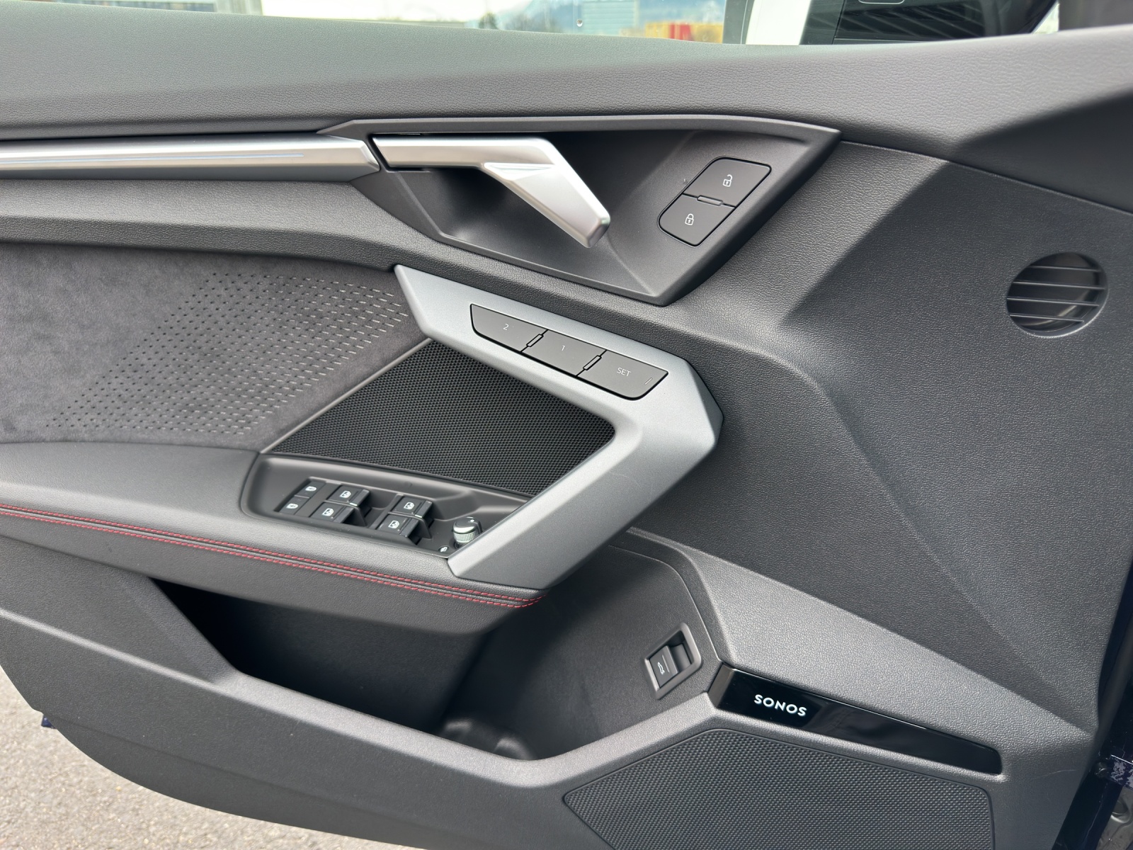 AUDI S3 Sportback TFSI quattro S-tronic-image-18