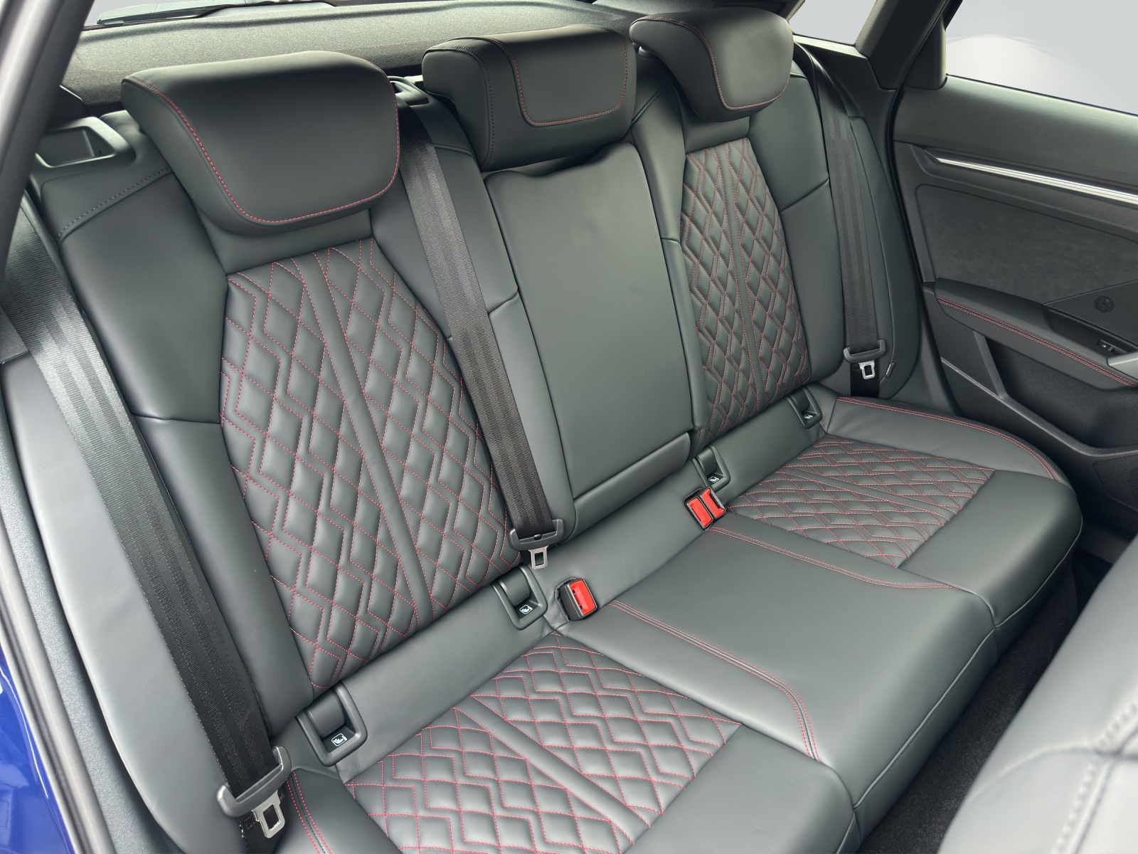 AUDI S3 Sportback TFSI quattro S-tronic-image-8