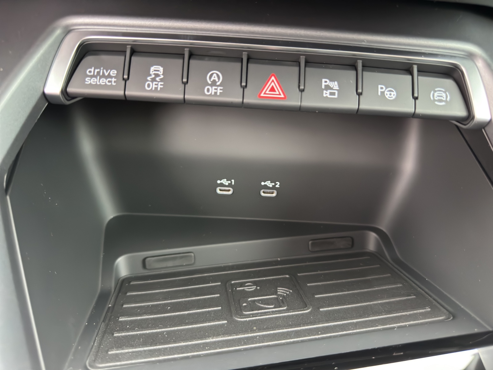 AUDI S3 Sportback TFSI quattro S-tronic-image-17