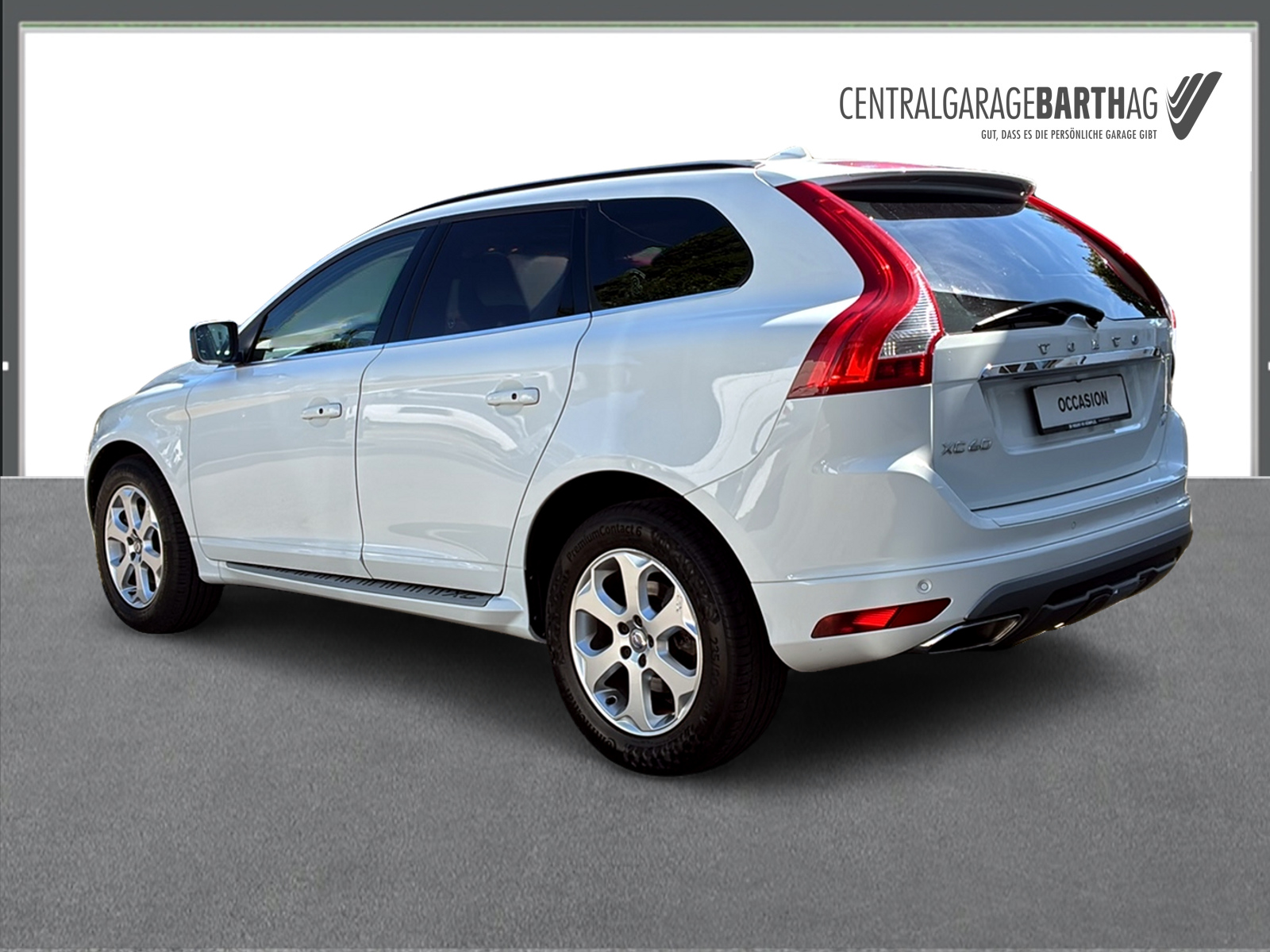 VOLVO XC60 2.4 D4 Momentum AWD S/S-image-3