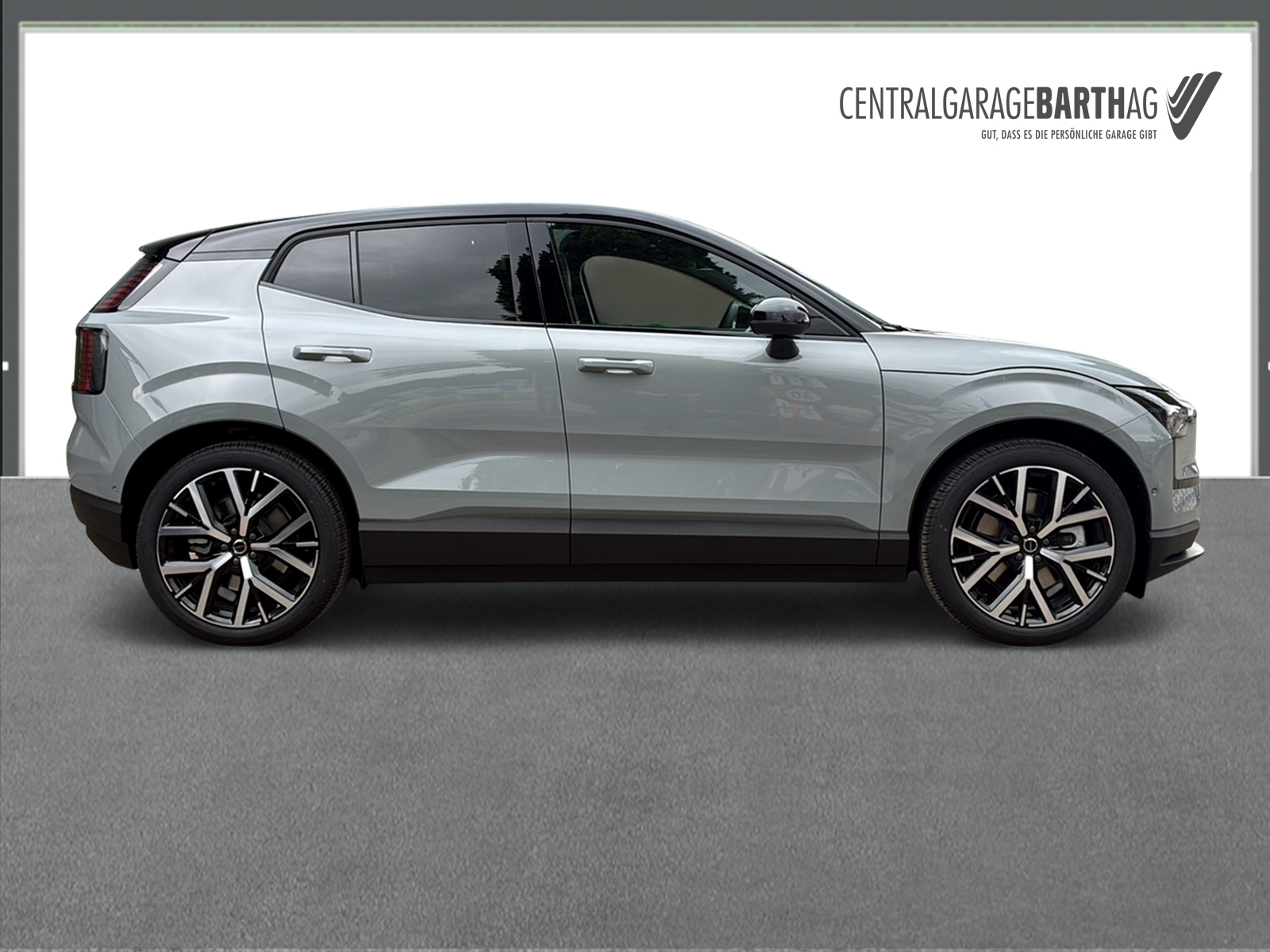 VOLVO XC60 2.4 D4 Momentum AWD S/S-image-4