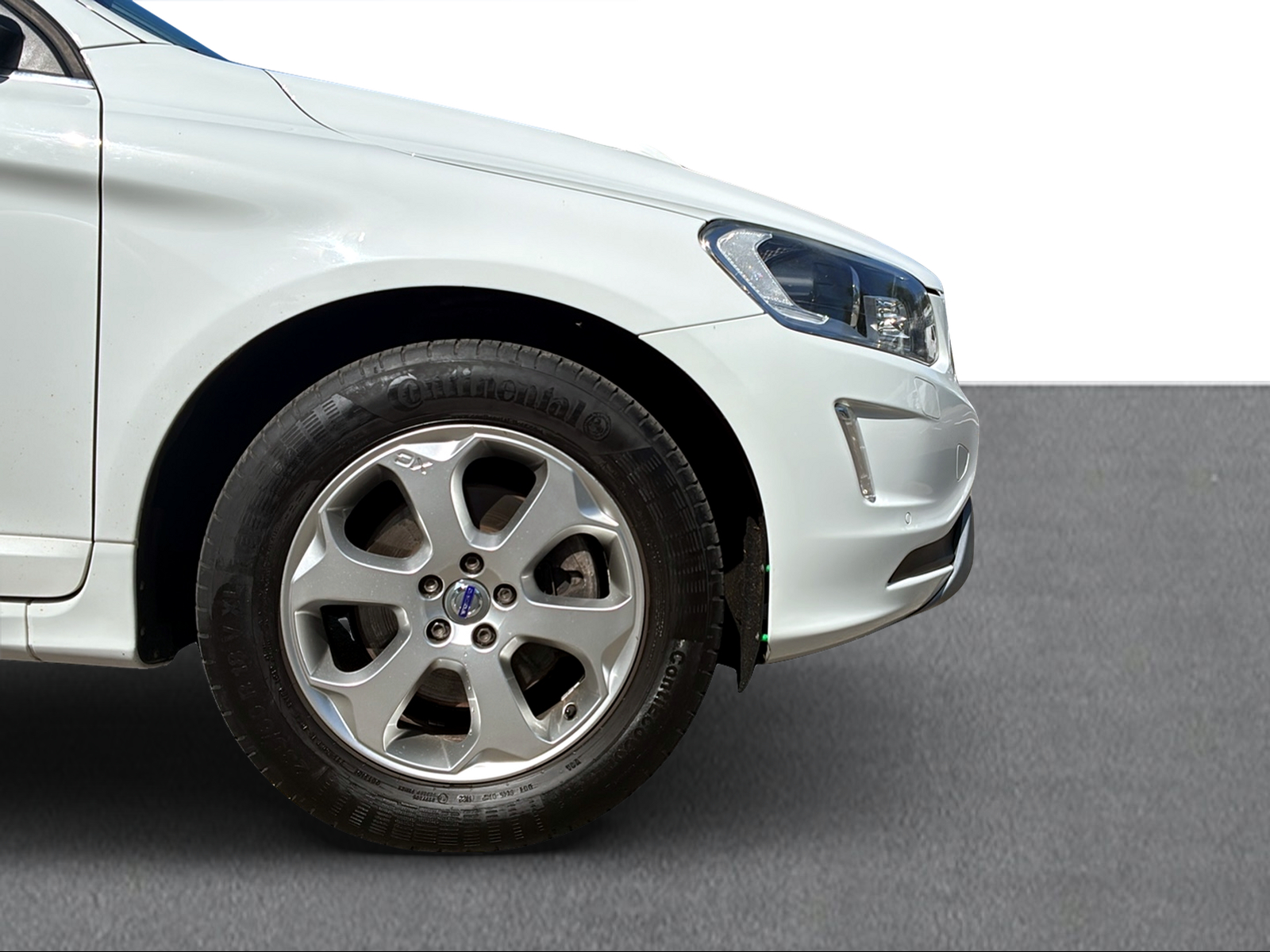 VOLVO XC60 2.4 D4 Momentum AWD S/S-image-16