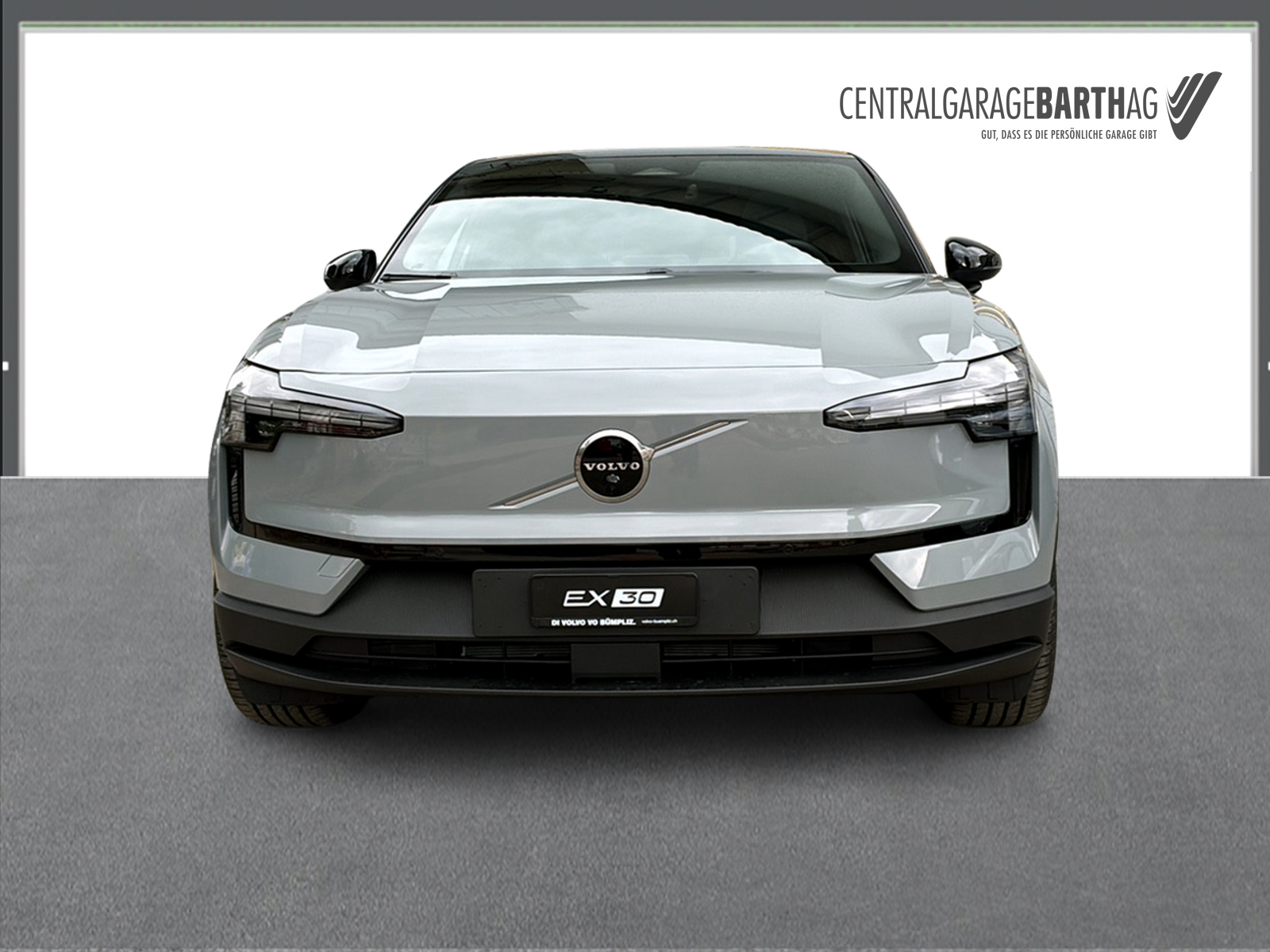 VOLVO XC60 2.4 D4 Momentum AWD S/S-image-1