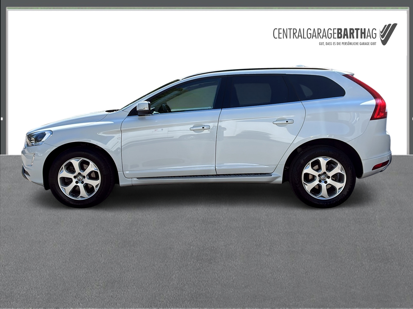 VOLVO XC60 2.4 D4 Momentum AWD S/S-image-5
