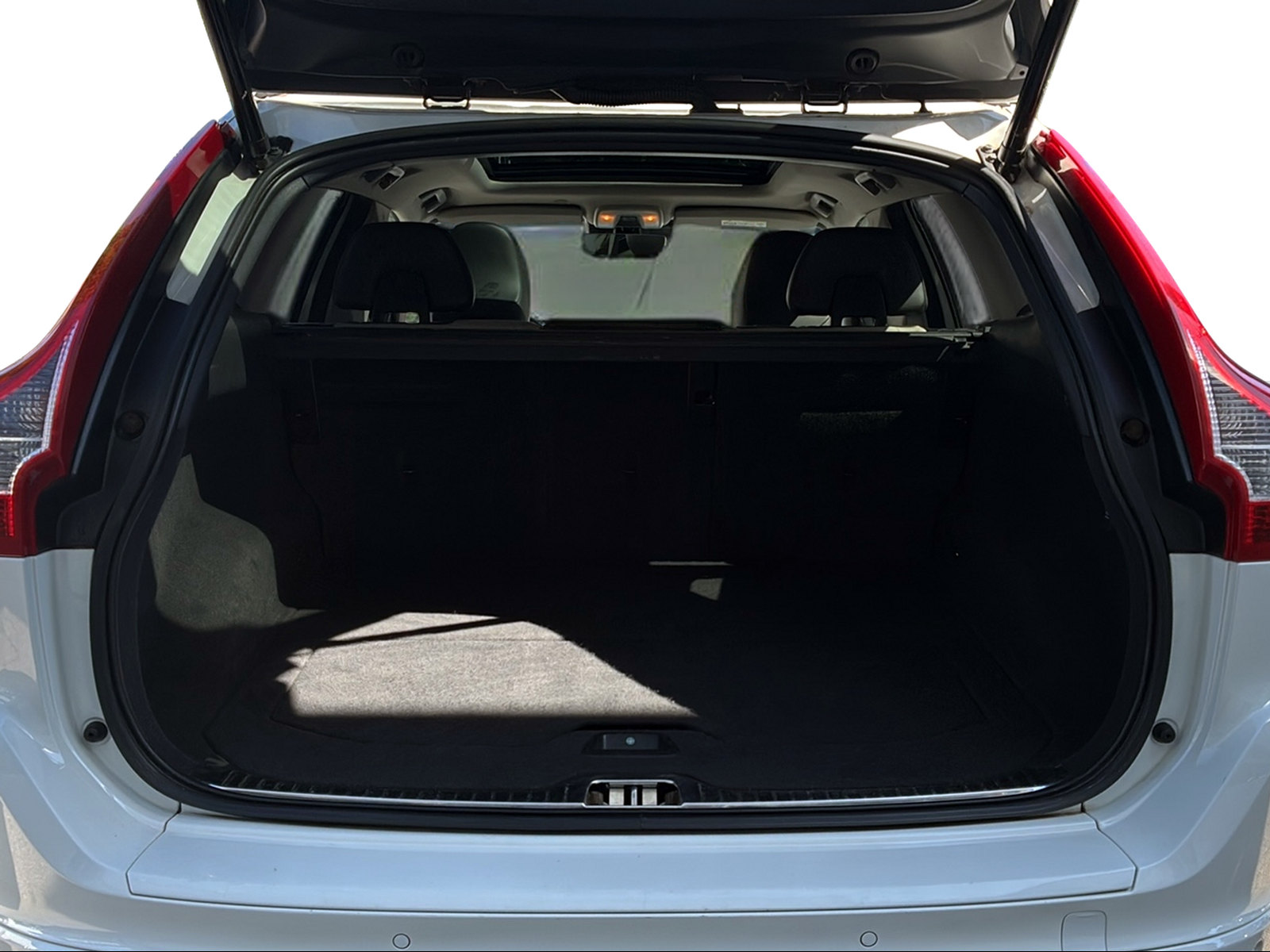 VOLVO XC60 2.4 D4 Momentum AWD S/S-image-14