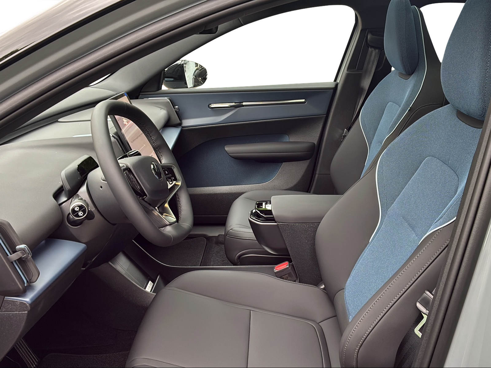 VOLVO XC60 2.4 D4 Momentum AWD S/S-image-10