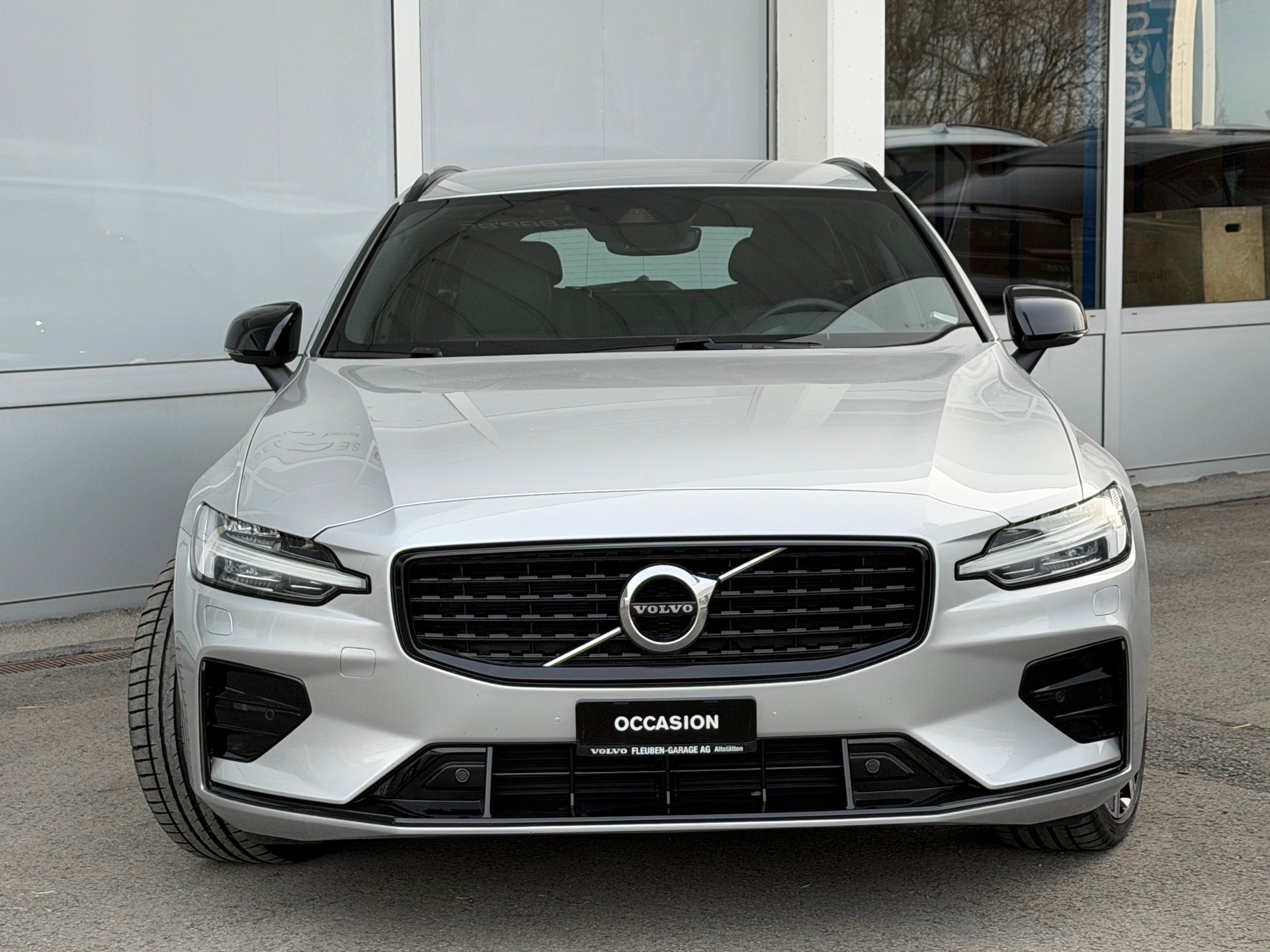 VOLVO V60 B4 Diesel Mild Hybrid R-Design Geartronic-image-21