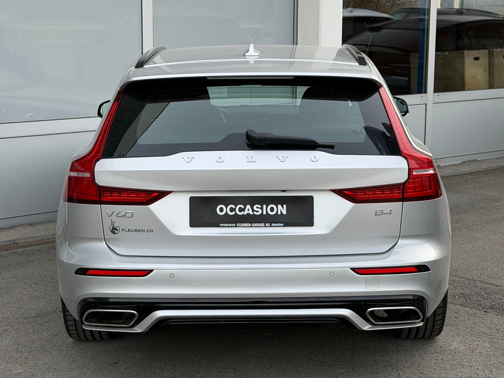 VOLVO V60 B4 Diesel Mild Hybrid R-Design Geartronic-image-19