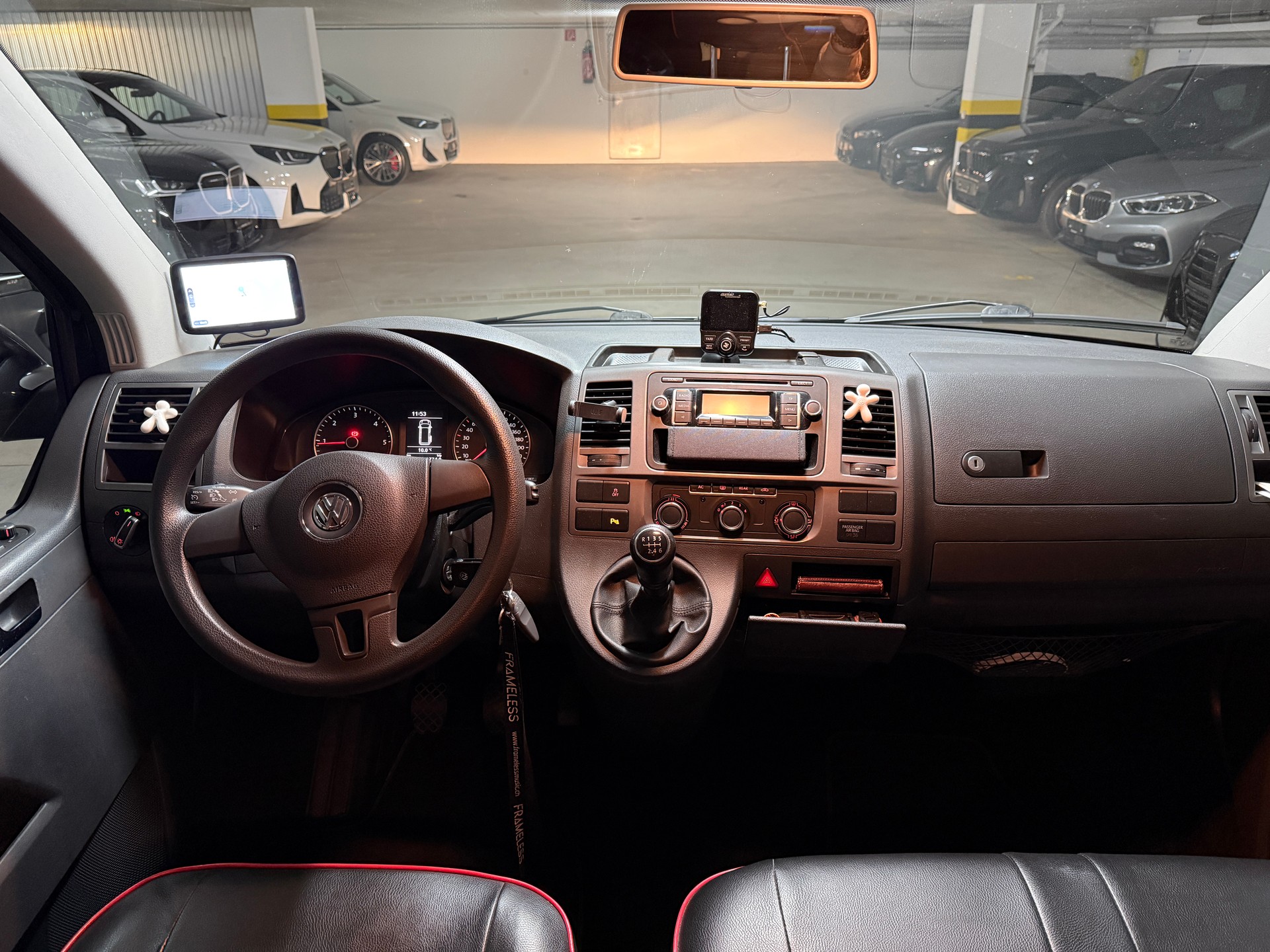 VW Caravelle-image-4