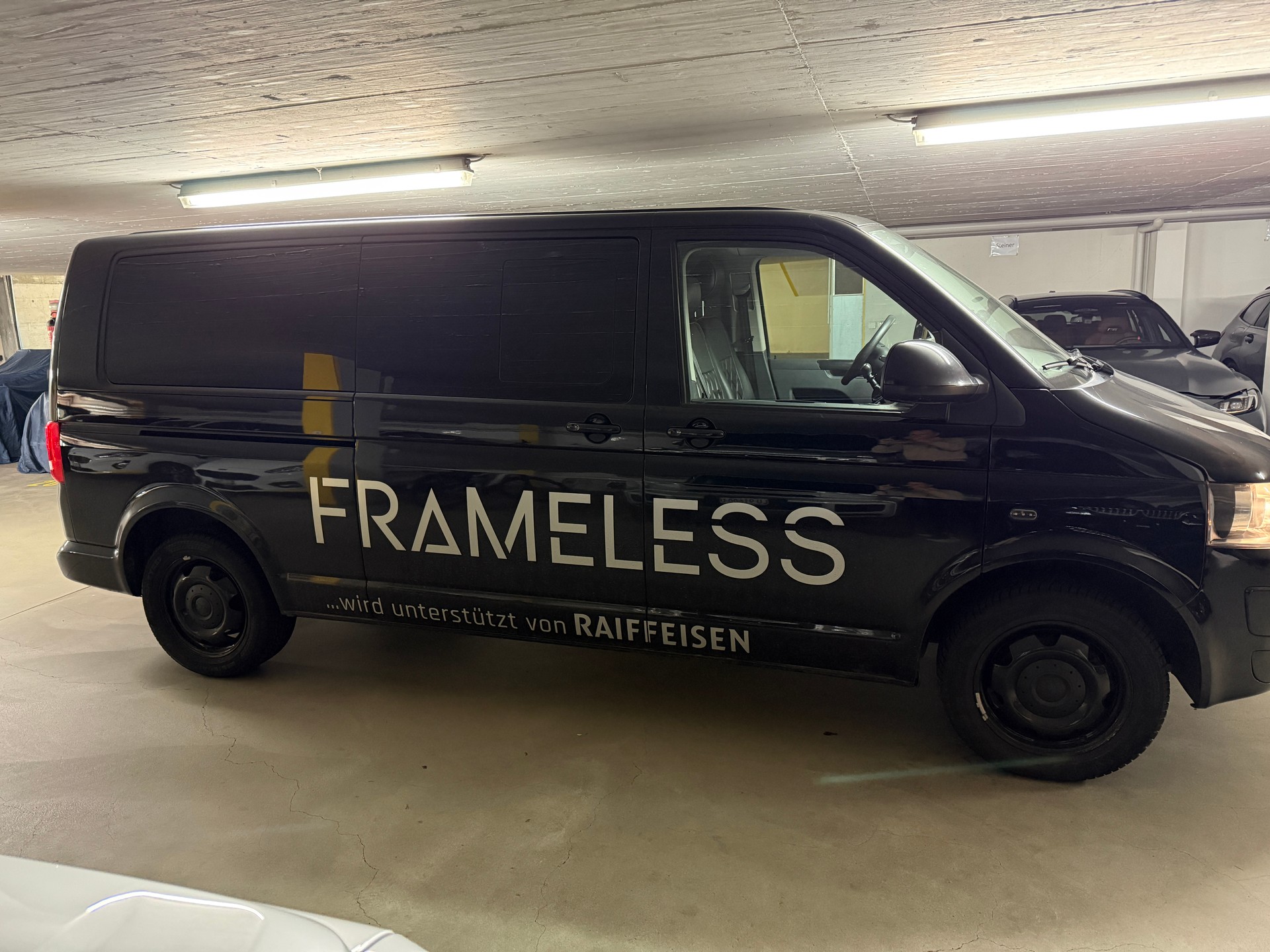 VW Caravelle-image-0
