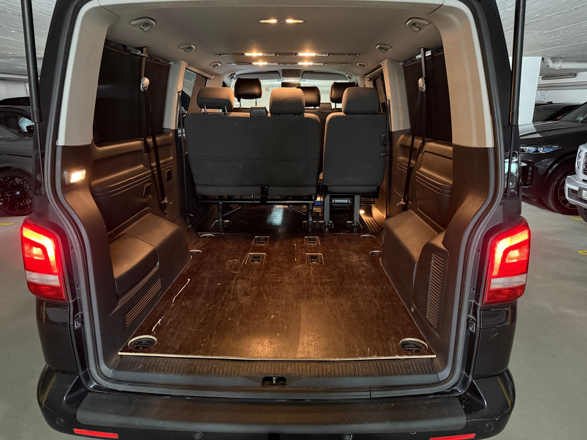 VW Caravelle-image-1