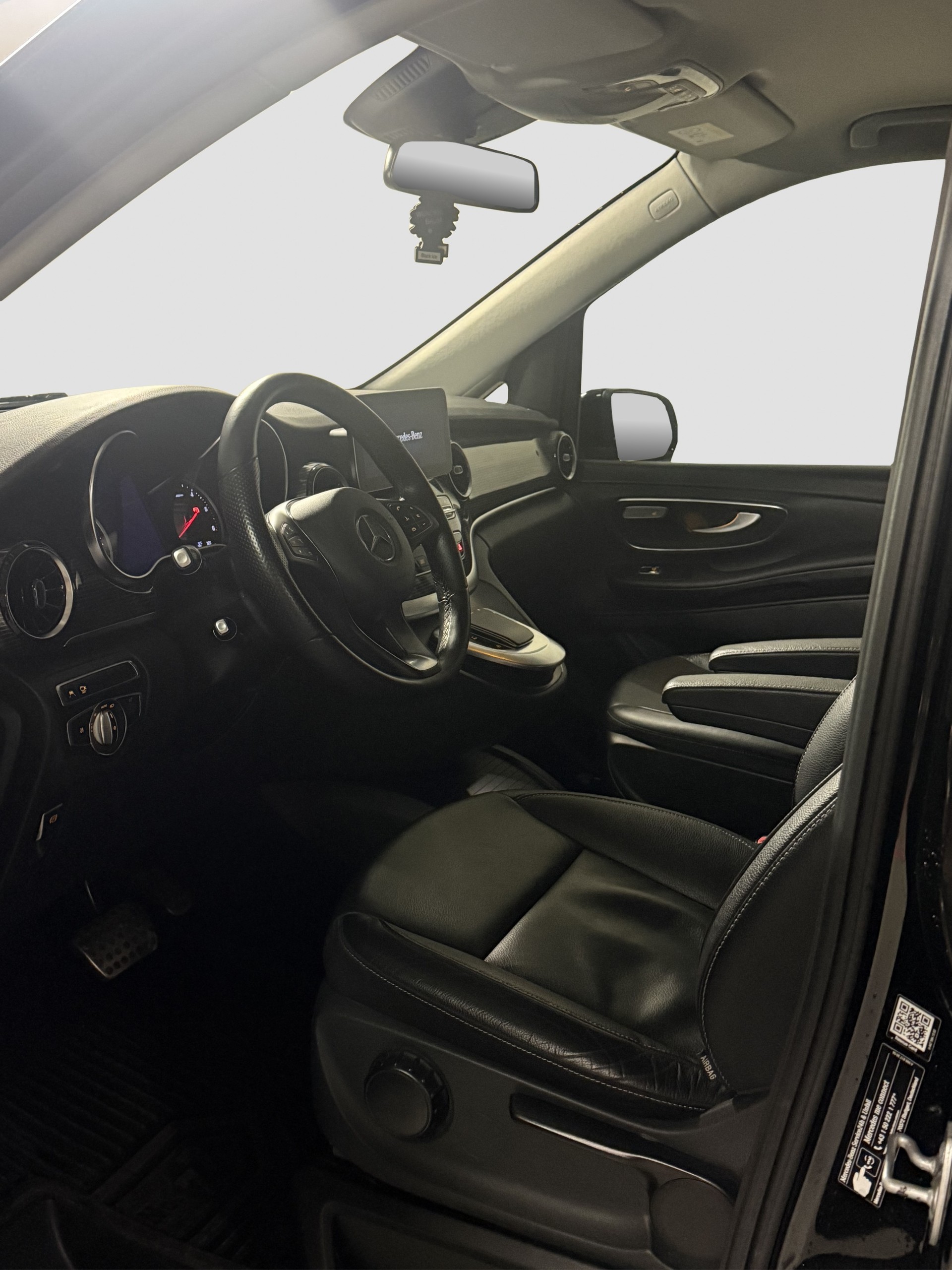 MERCEDES-BENZ V 220 d Avantgarde lang 9G-Tronic-image-9