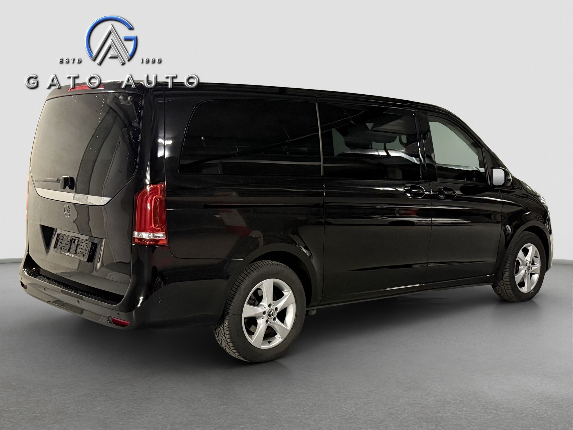 MERCEDES-BENZ V 220 d Avantgarde lang 9G-Tronic-showroom-element-3