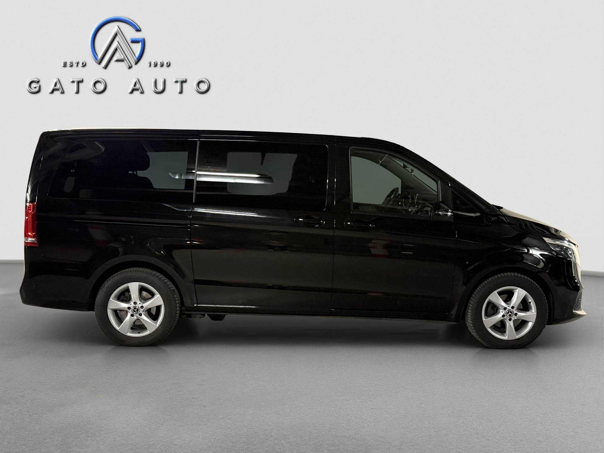 MERCEDES-BENZ V 220 d Avantgarde lang 9G-Tronic-image-4