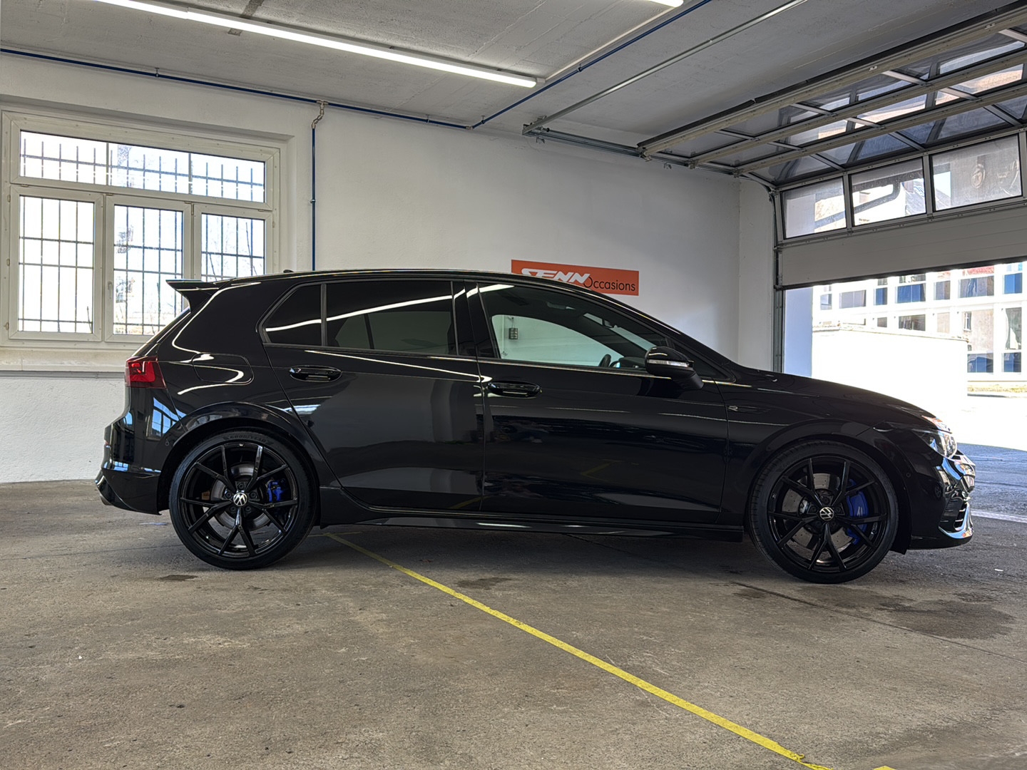 VW Golf 2.0 TSI R DSG 4Motion-image-6