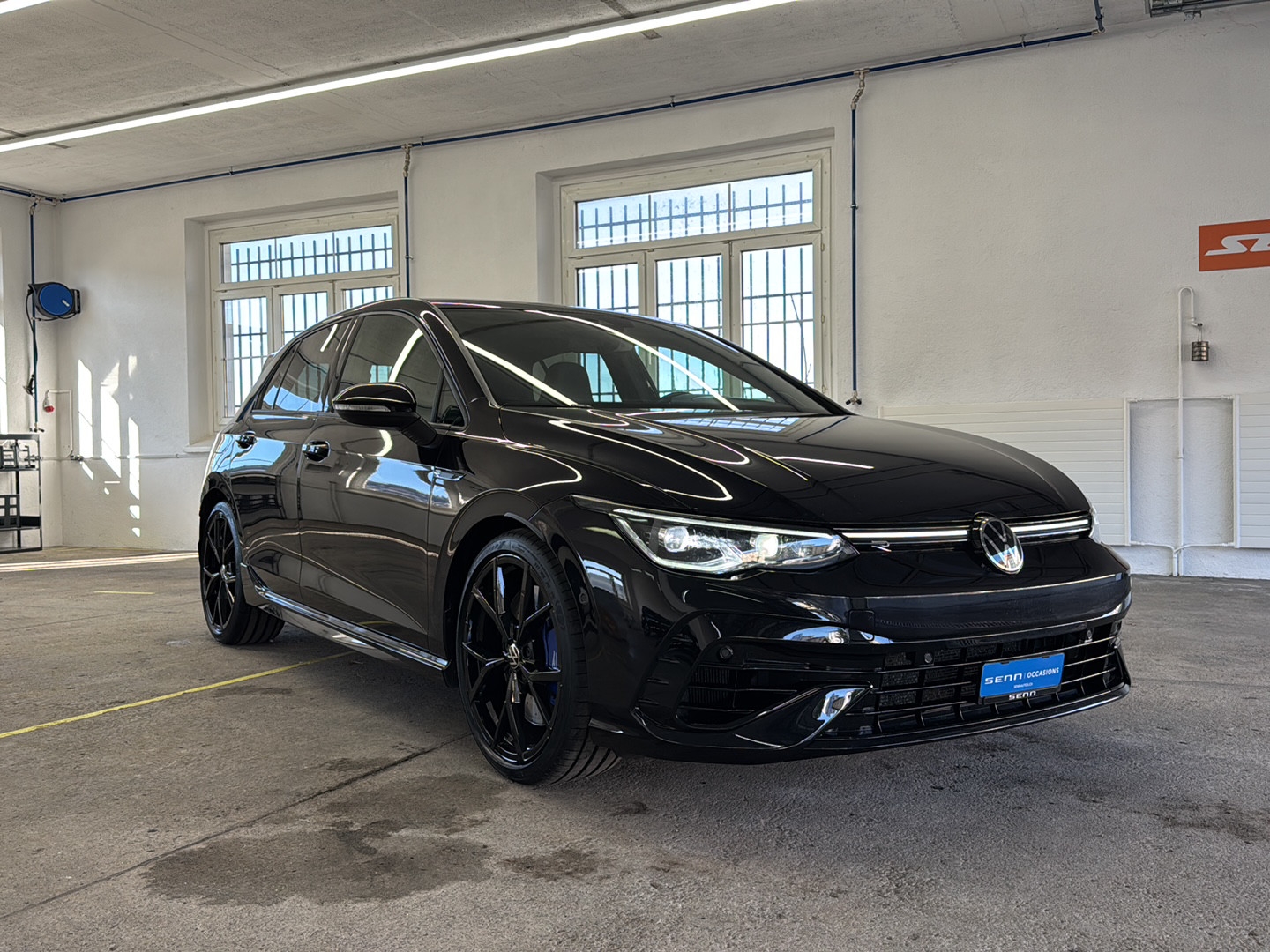 VW Golf 2.0 TSI R DSG 4Motion-image-7