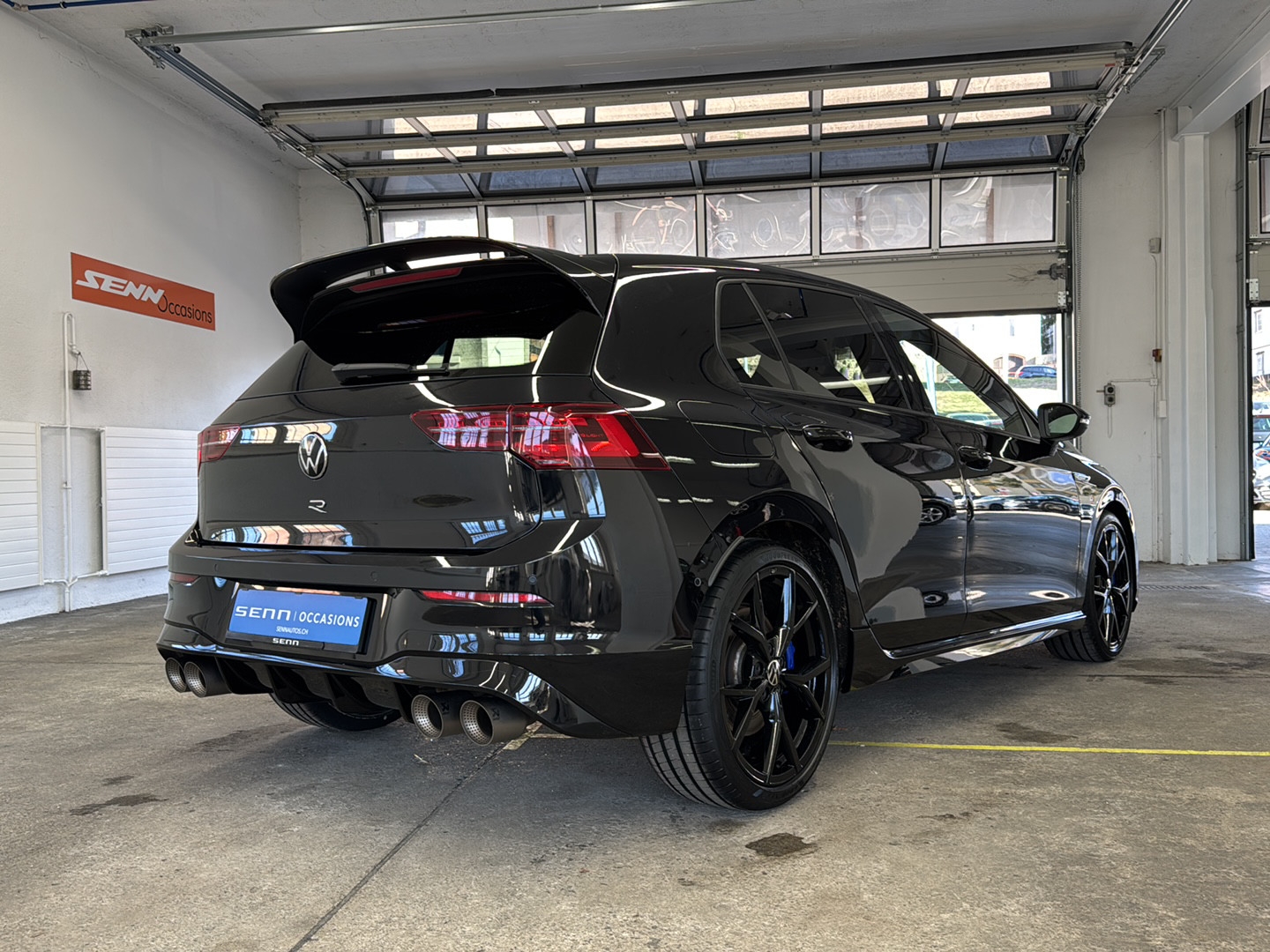 VW Golf 2.0 TSI R DSG 4Motion-image-5