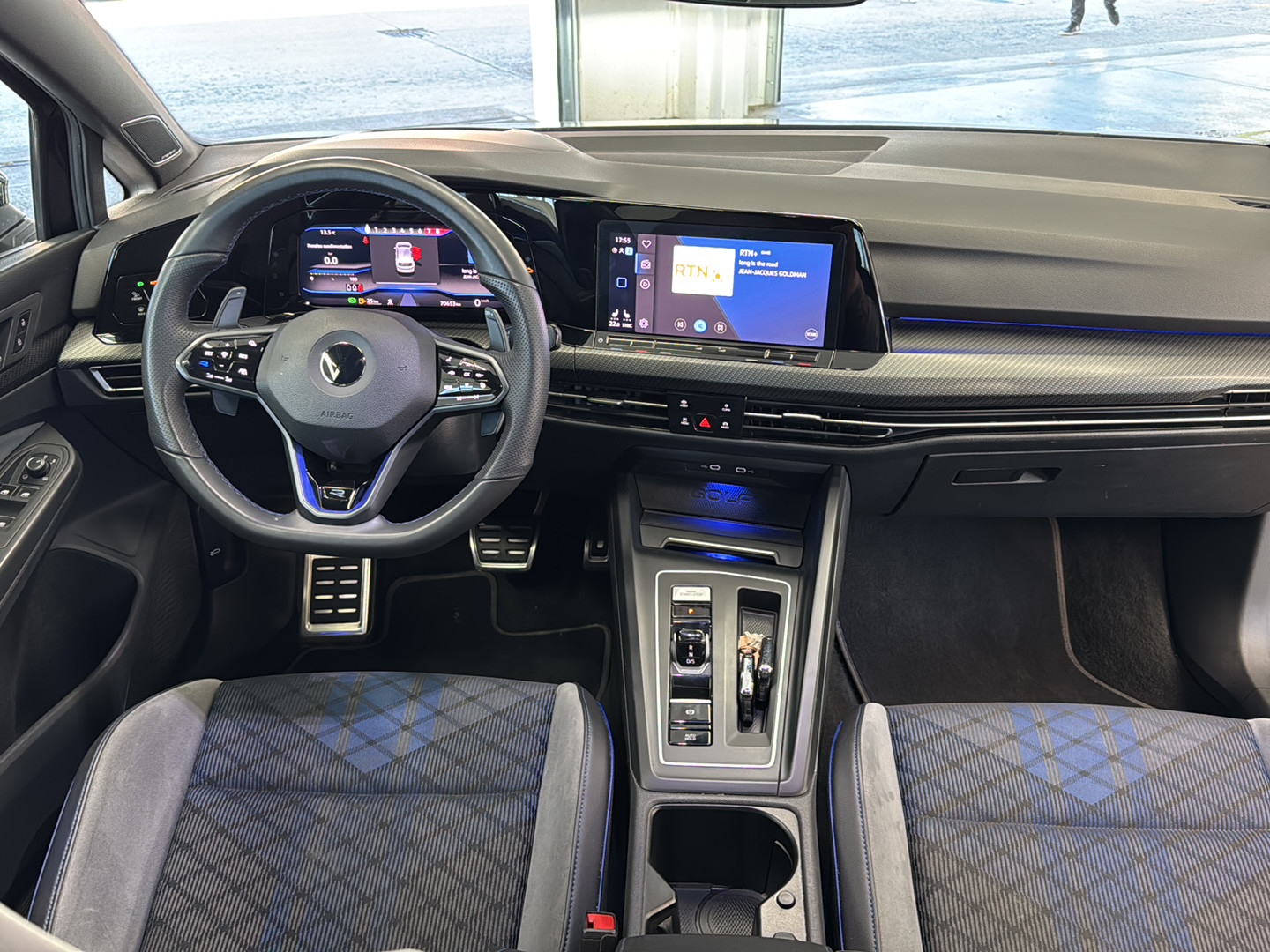 VW Golf 2.0 TSI R DSG 4Motion-image-14