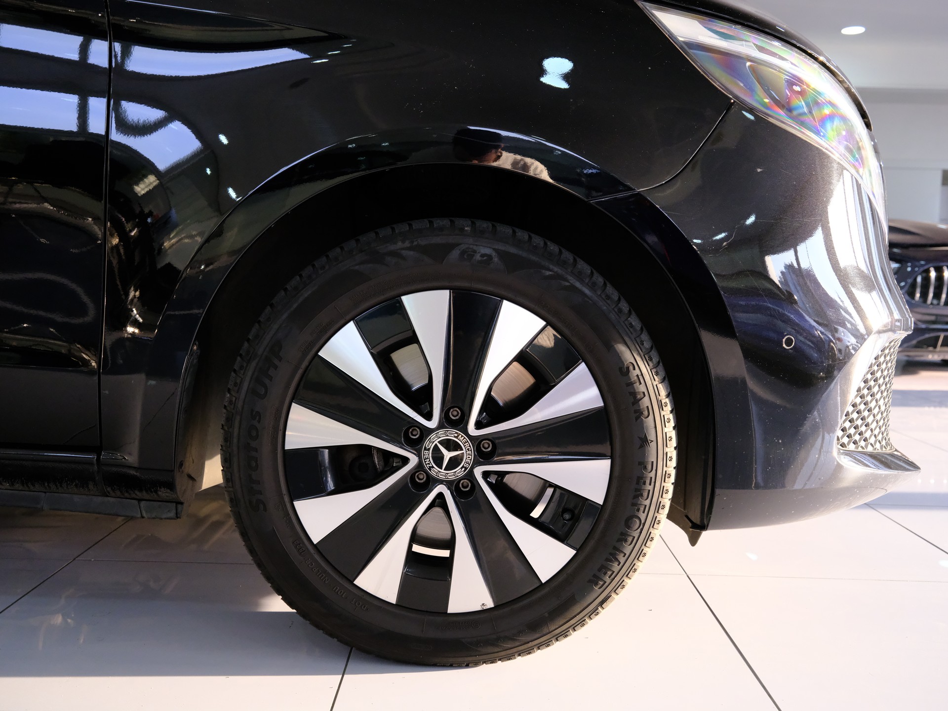 MERCEDES-BENZ V 250 d extralang 4Matic 9G-Tronic-image-15