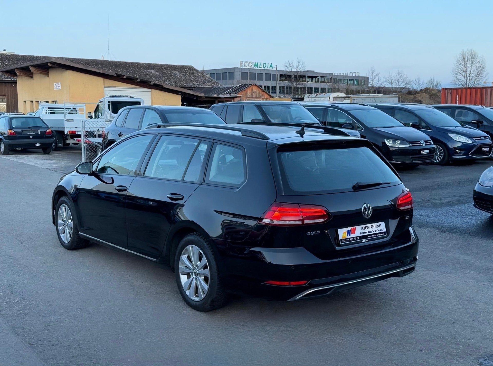 VW Golf Variant 1.4 TSI Comfortline DSG / Ab MFK / Servicegepflegt bei VW / 8-fach bereift / Navi / Sitzheizung / Facelift-image-5