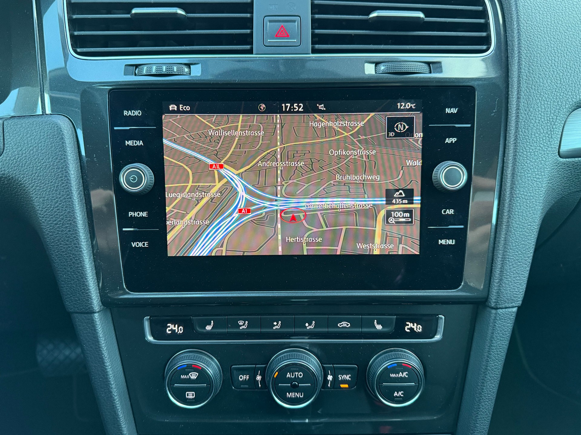 VW Golf Variant 1.4 TSI Comfortline DSG / Ab MFK / Servicegepflegt bei VW / 8-fach bereift / Navi / Sitzheizung / Facelift-image-8