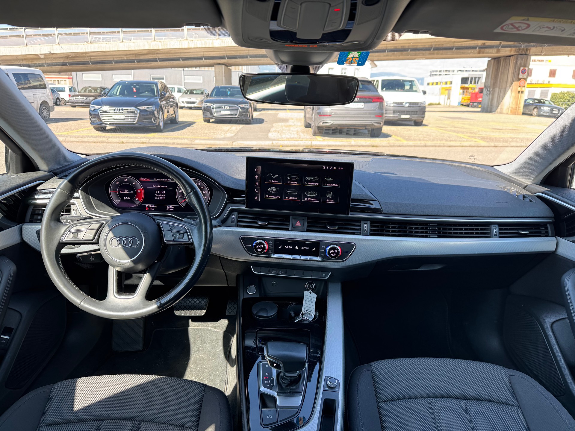 AUDI A4 Limousine 35 TDI 🇨🇭advanced S-tronic-image-12
