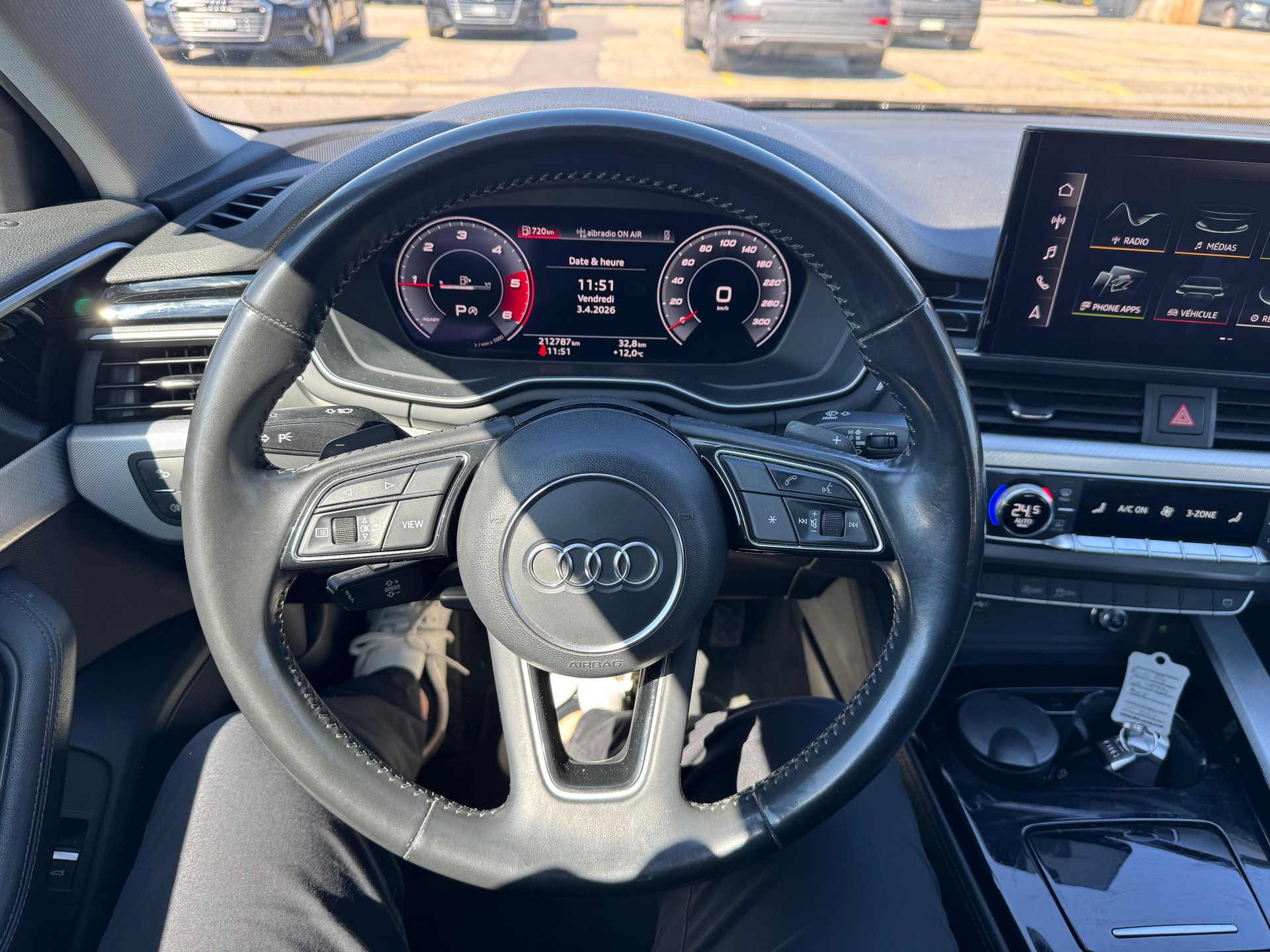 AUDI A4 Limousine 35 TDI 🇨🇭advanced S-tronic-image-16