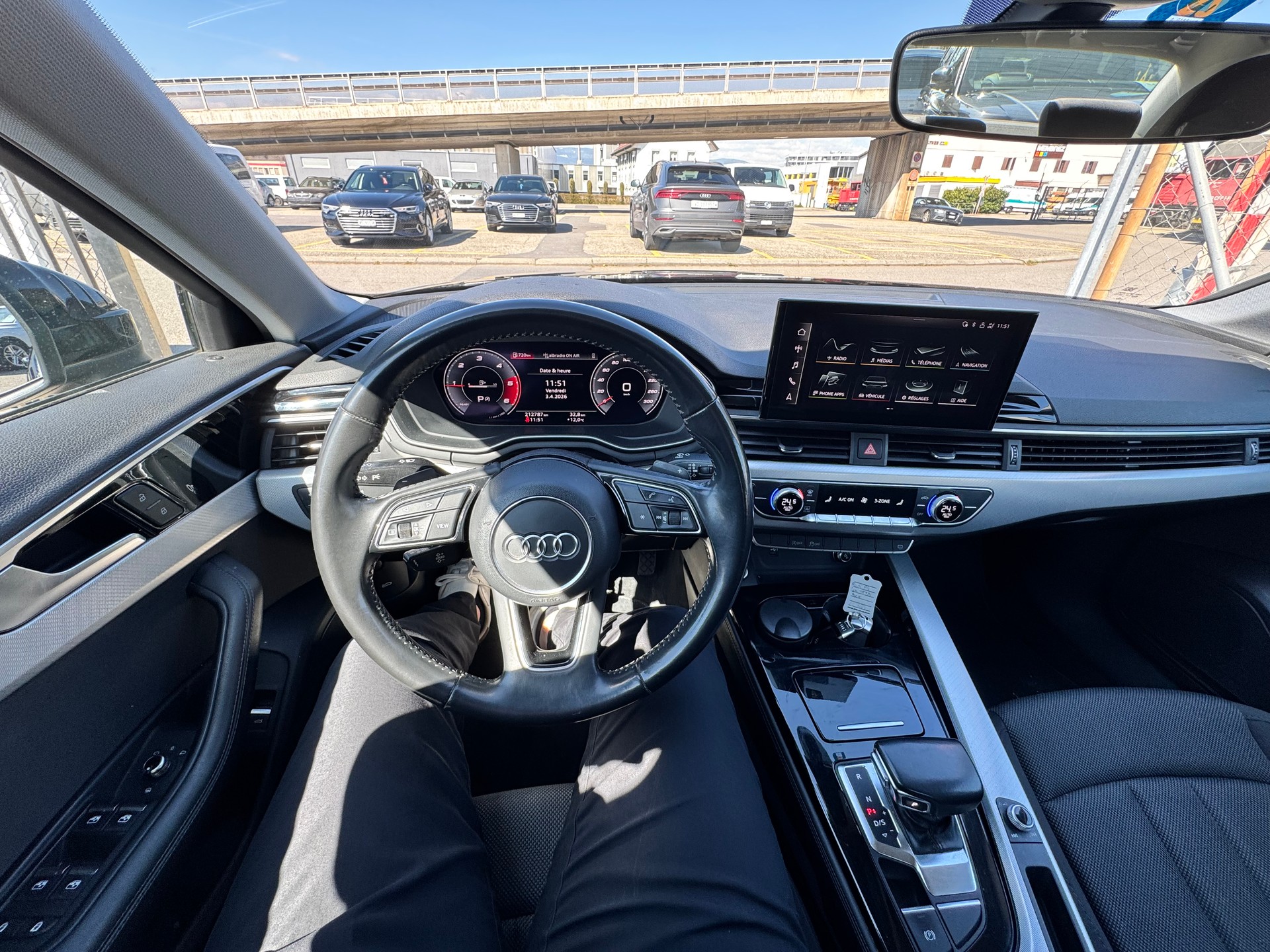 AUDI A4 Limousine 35 TDI 🇨🇭advanced S-tronic-image-14