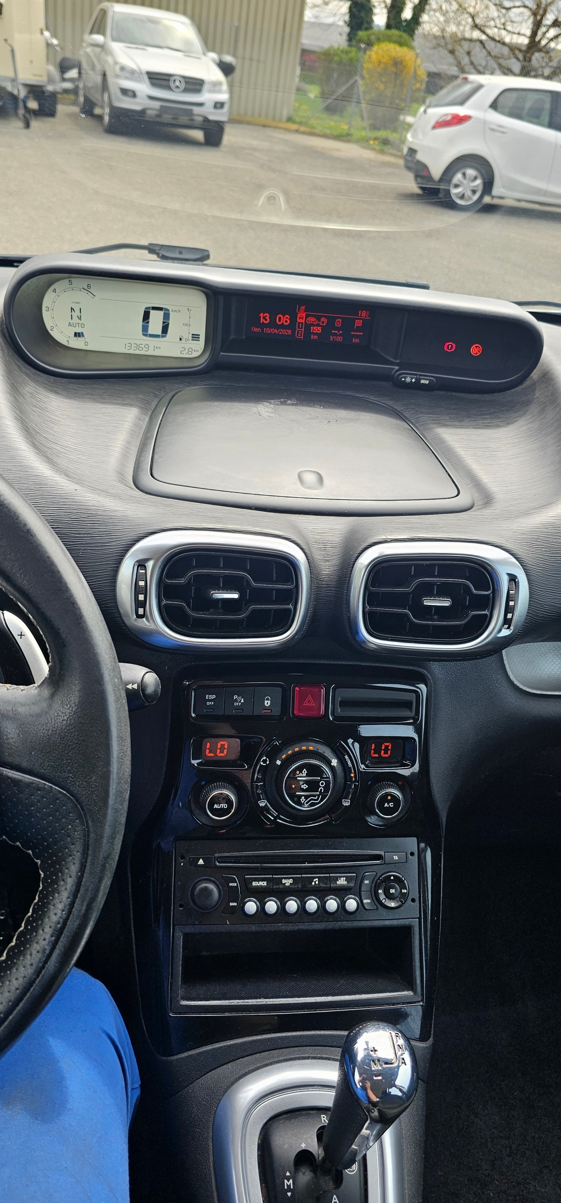 CITROEN C3 Picasso 1.6i 16V Exclusive EGS6-image-8