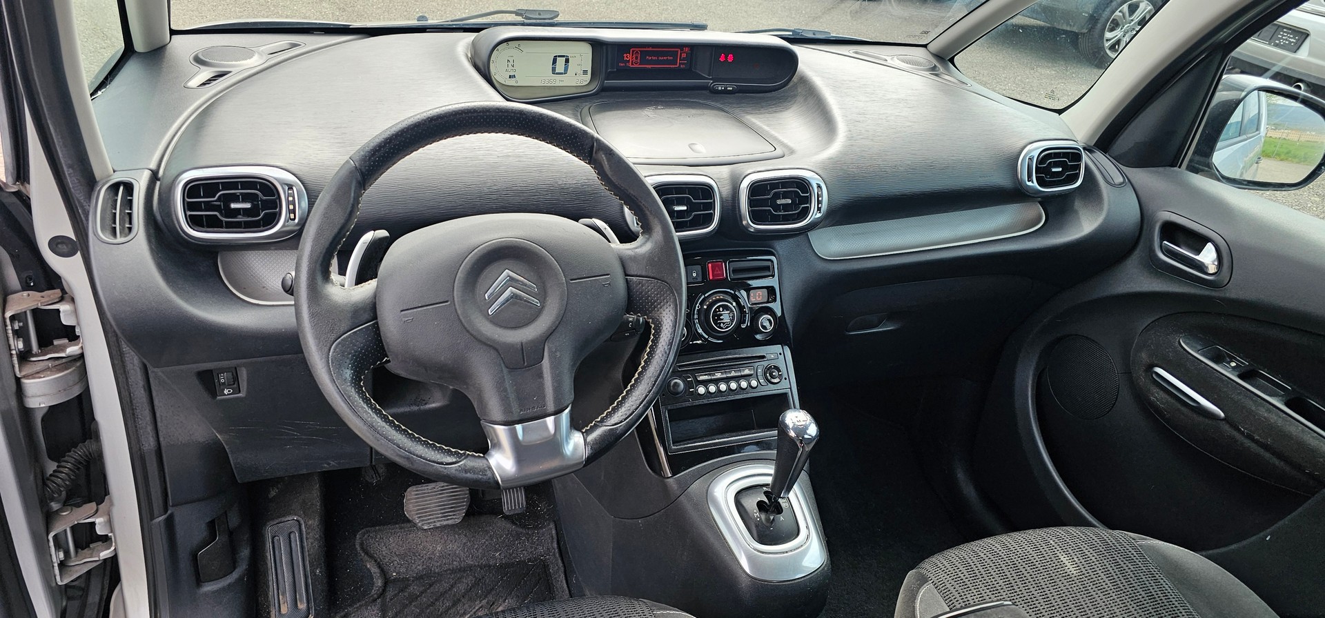 CITROEN C3 Picasso 1.6i 16V Exclusive EGS6-image-6