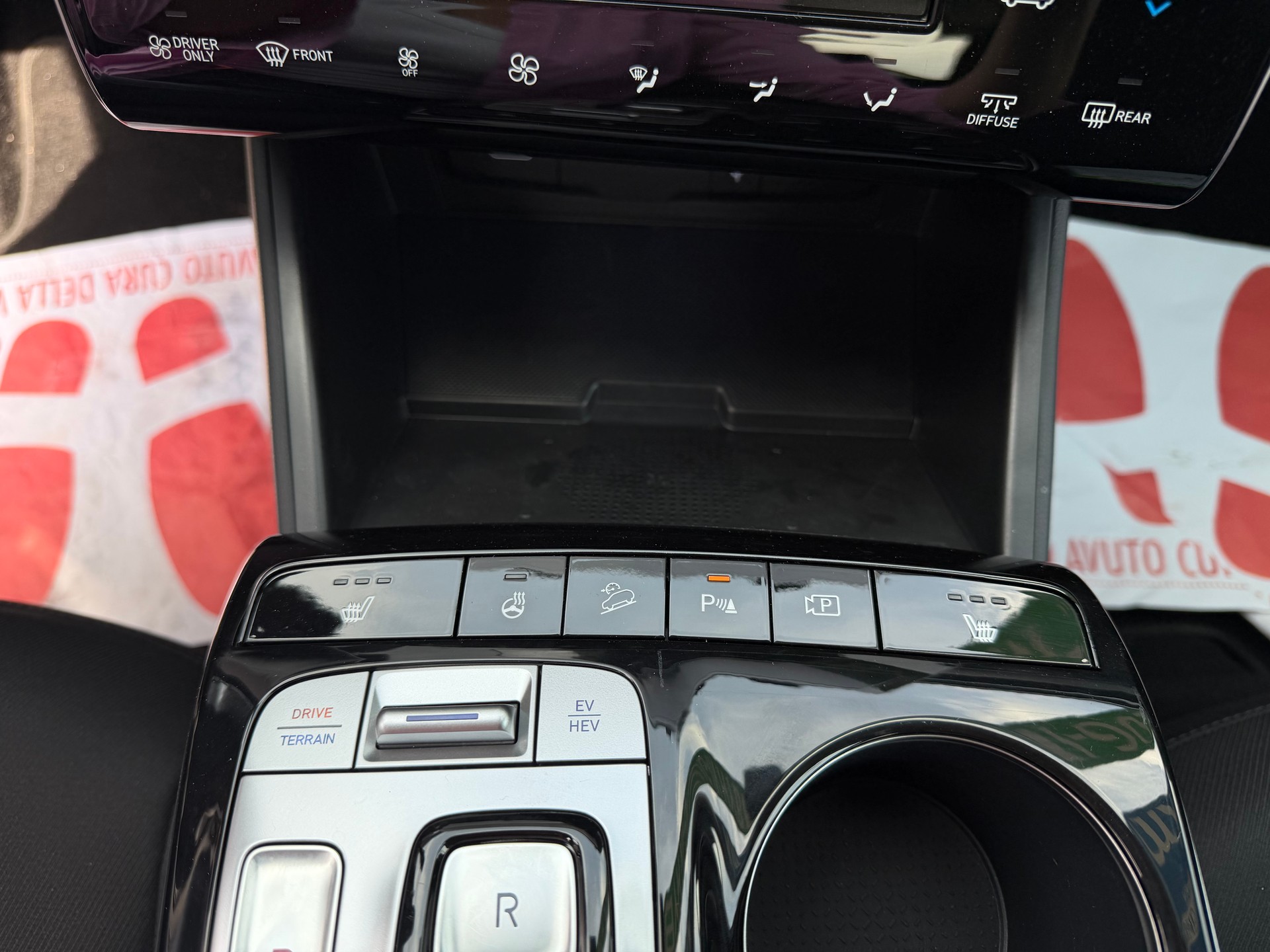 HYUNDAI Tucson 1.6 TGDI PHEV Amplia 4WD-image-12