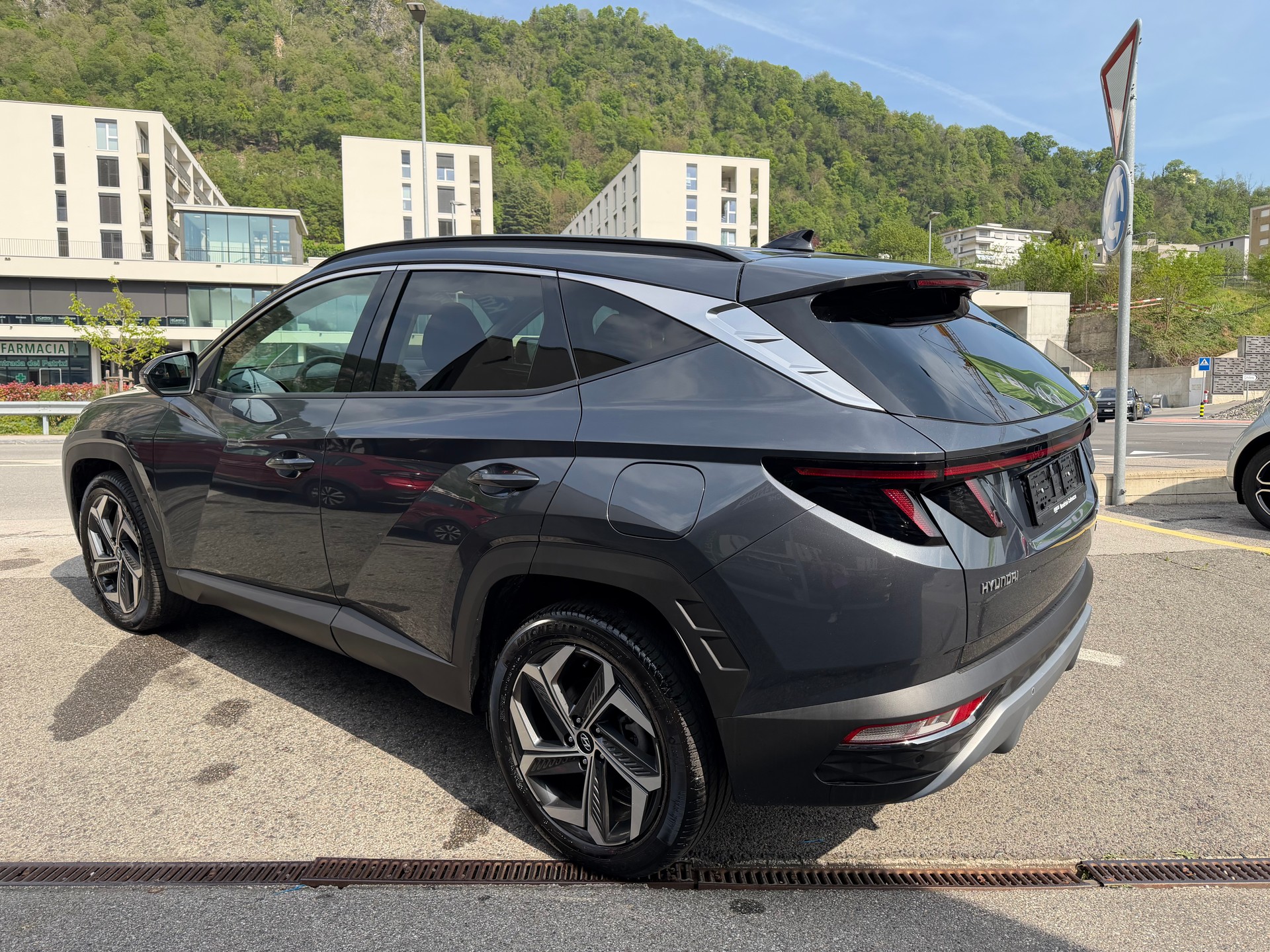 HYUNDAI Tucson 1.6 TGDI PHEV Amplia 4WD-image-5