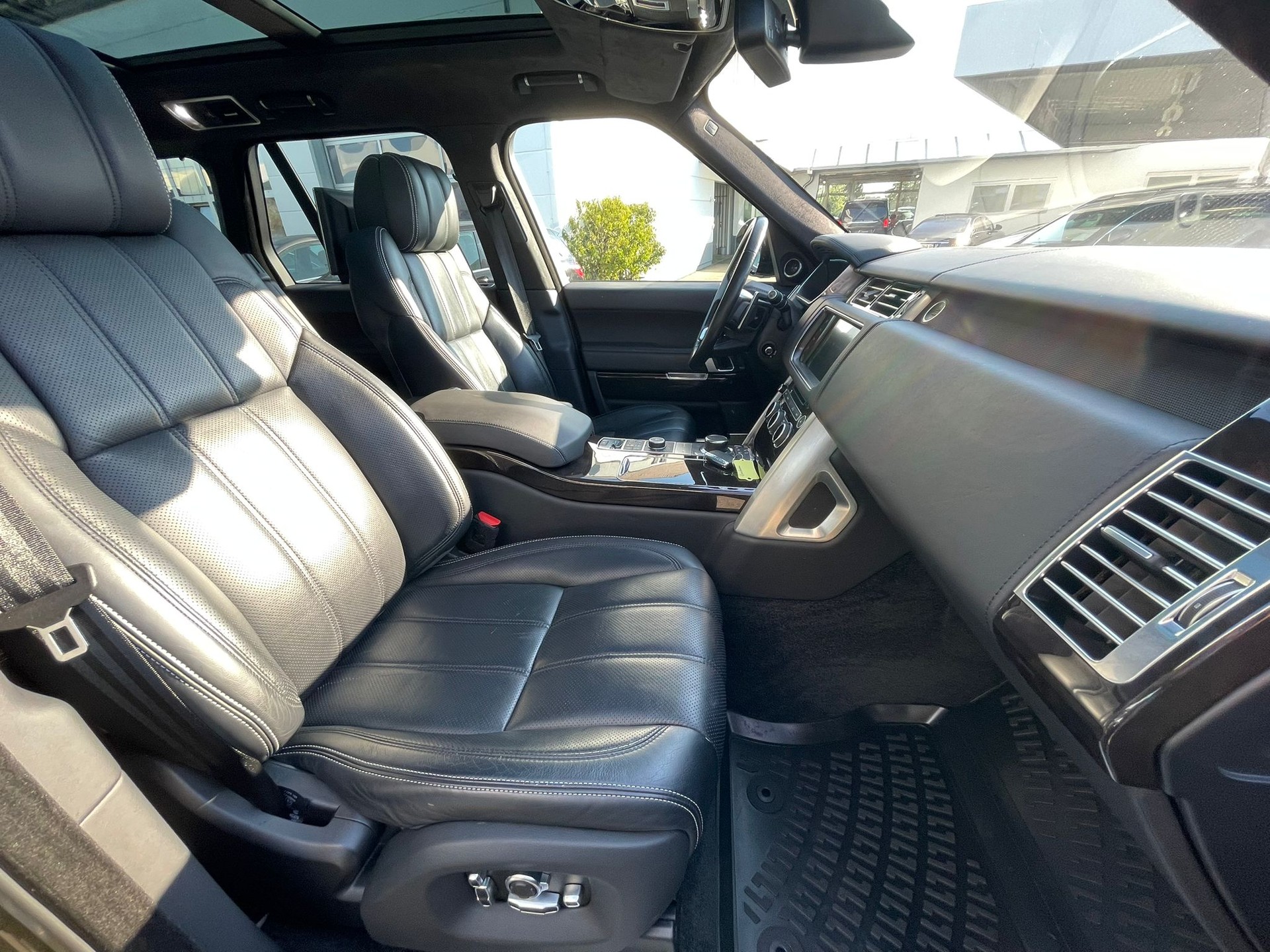 LAND ROVER Range Rover 5.0 V8 SC Vogue Automatic-image-11