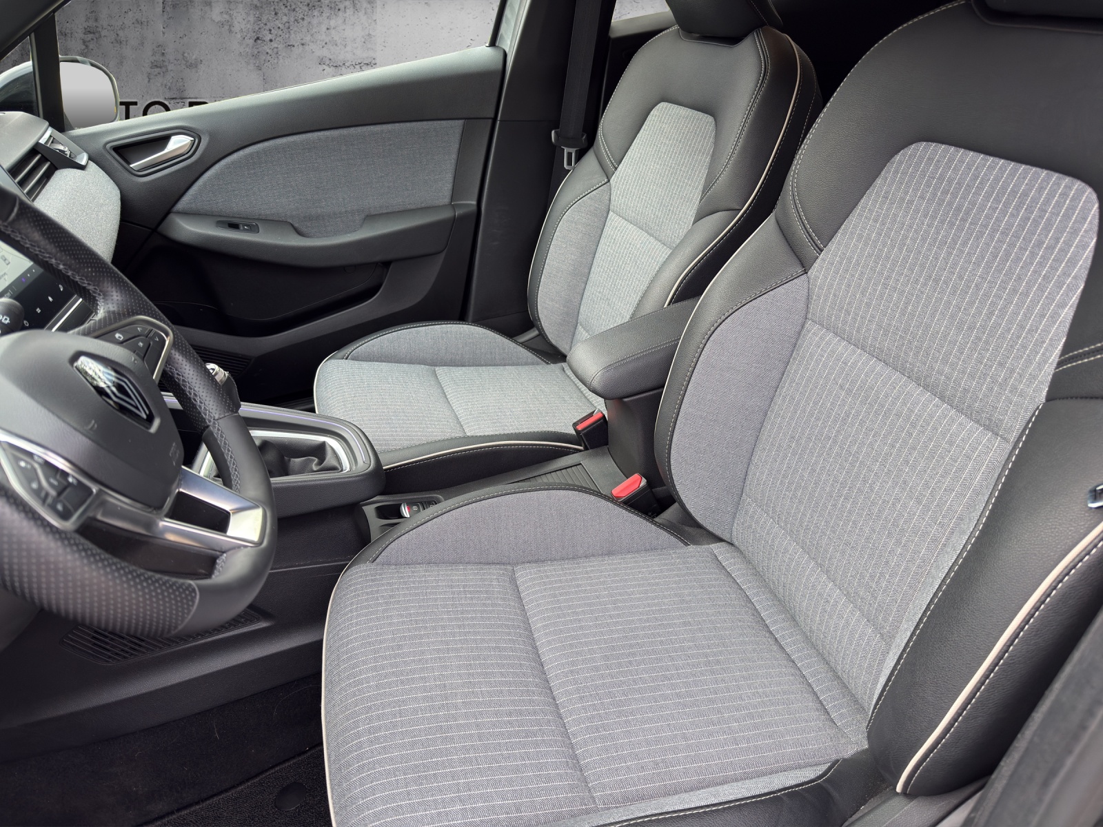 RENAULT Clio 1.0 Techno 6-Gang Manuel-image-15