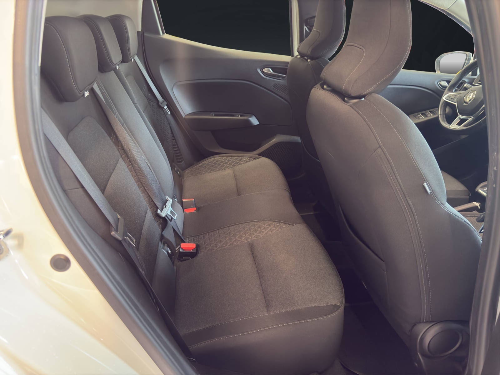 RENAULT Clio 1.6 E-Tech Business-image-14