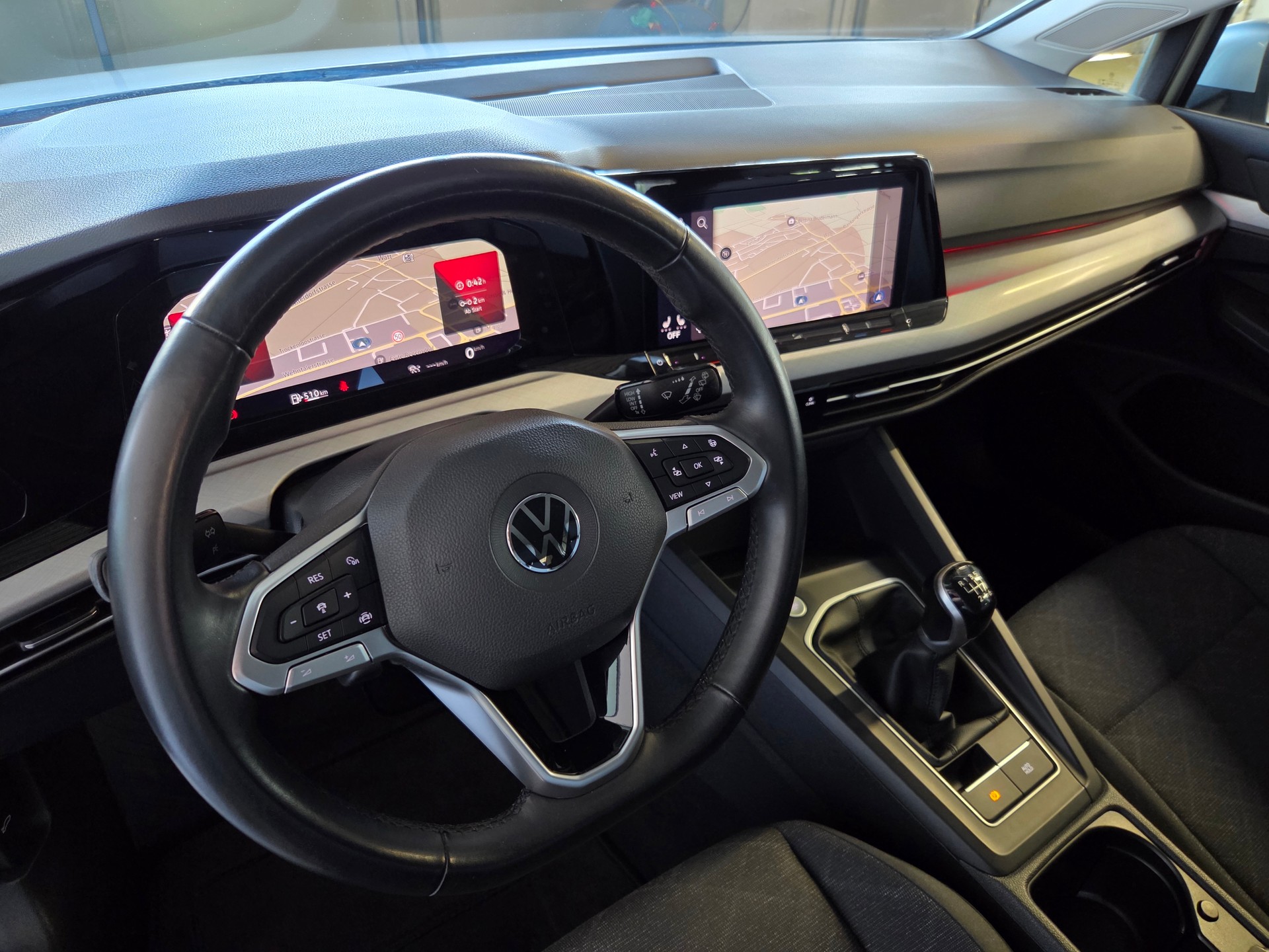 VW Golf VIII 1.5 TSI Style-image-10
