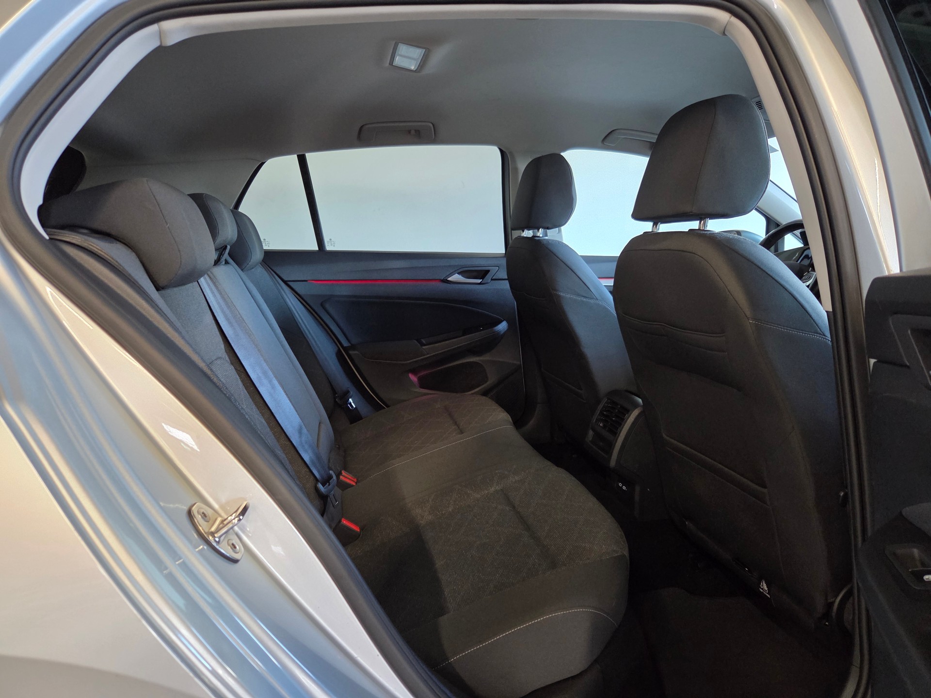 VW Golf VIII 1.5 TSI Style-image-15