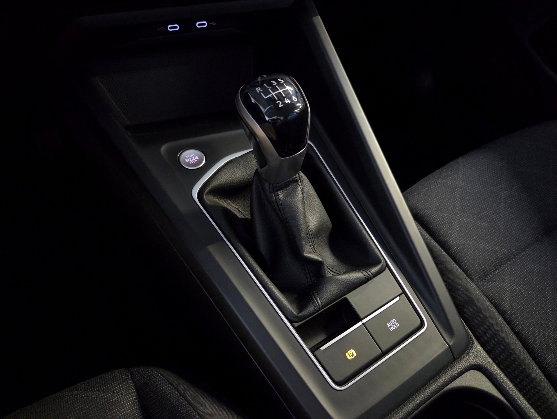 VW Golf VIII 1.5 TSI Style-image-12