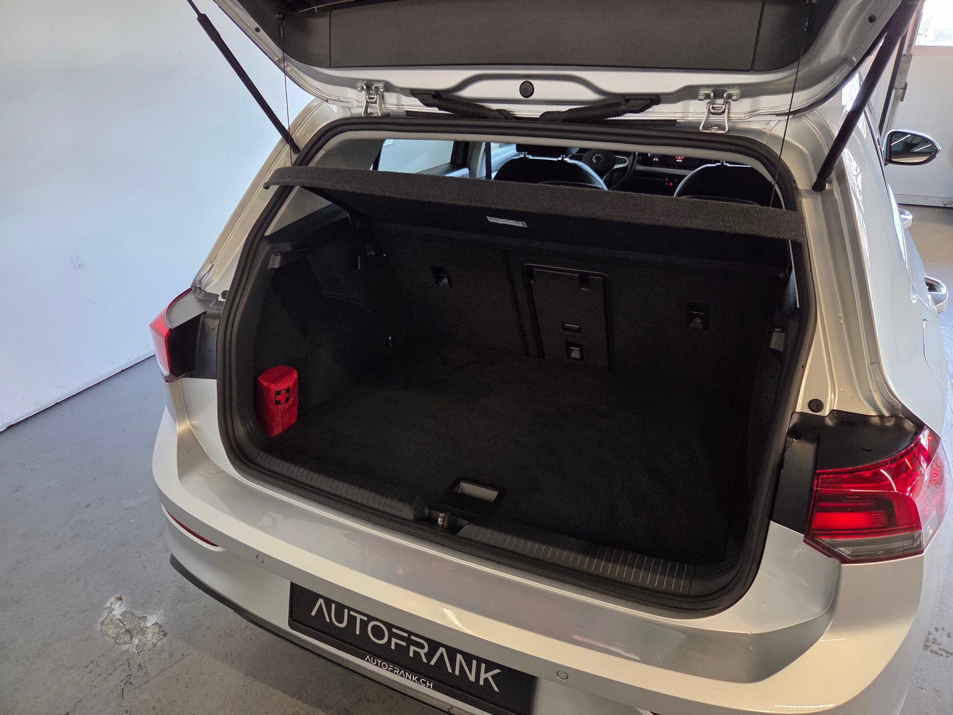 VW Golf VIII 1.5 TSI Style-image-21