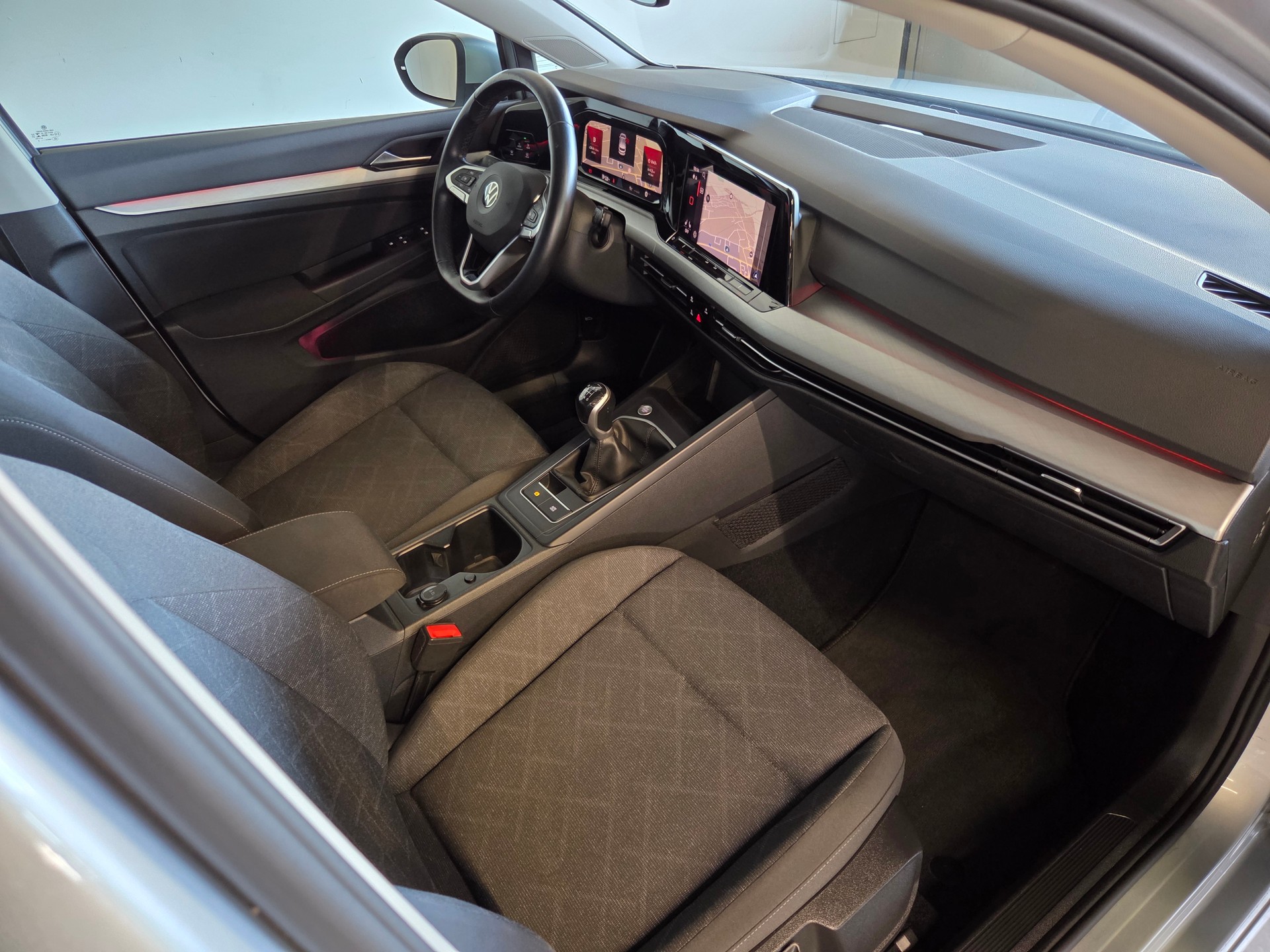 VW Golf VIII 1.5 TSI Style-image-7