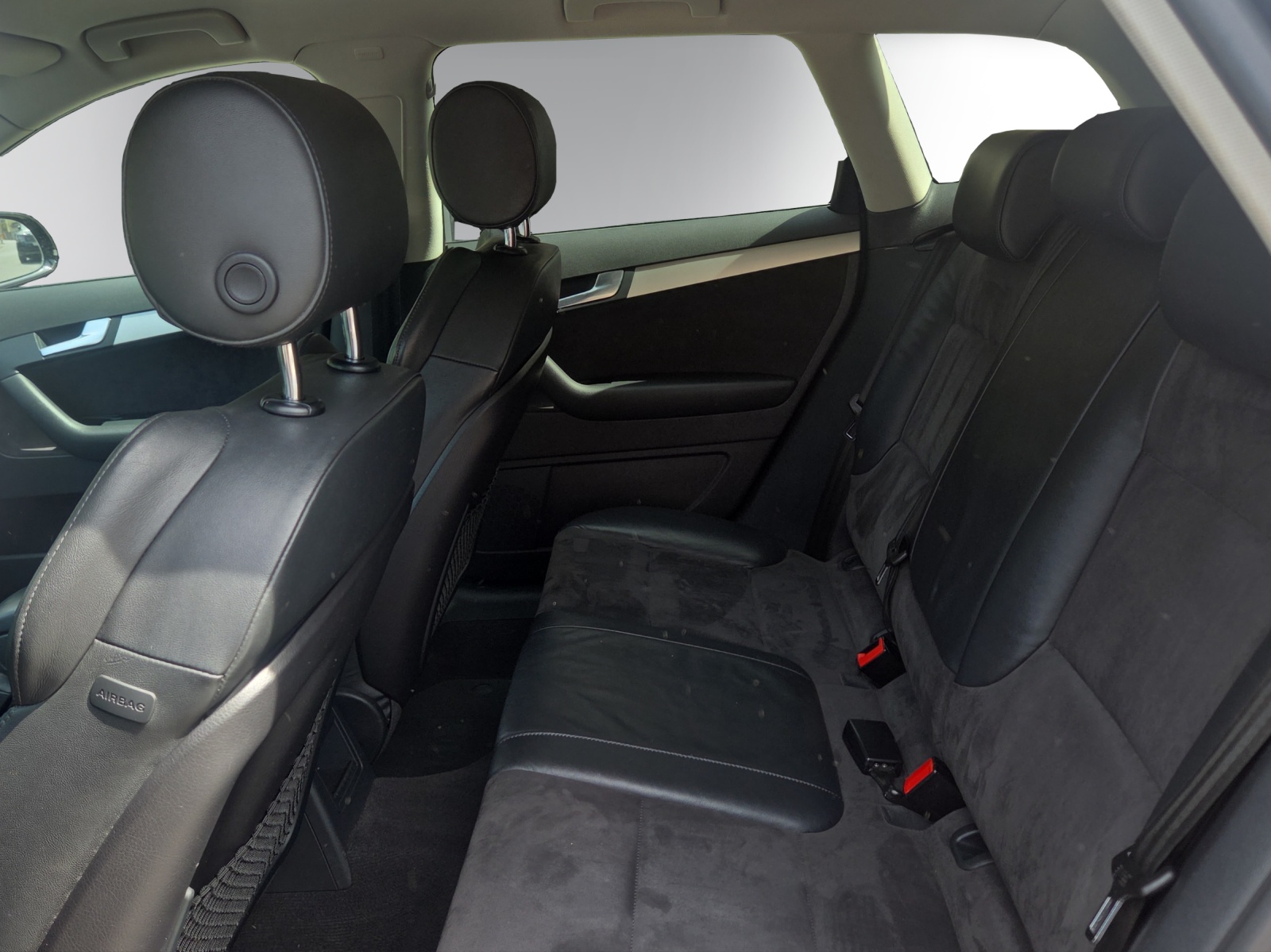 AUDI A3 Sportback 1.8 TFSI Ambition quattro-image-16