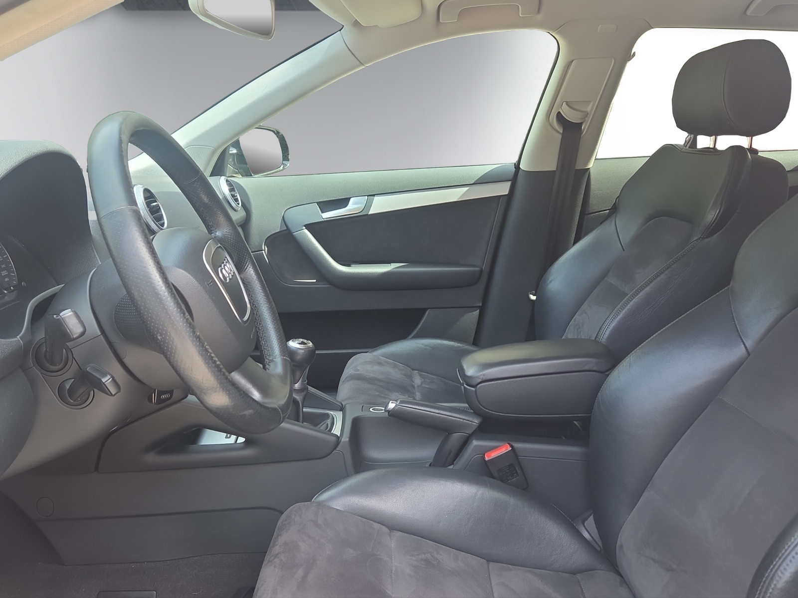 AUDI A3 Sportback 1.8 TFSI Ambition quattro-image-10
