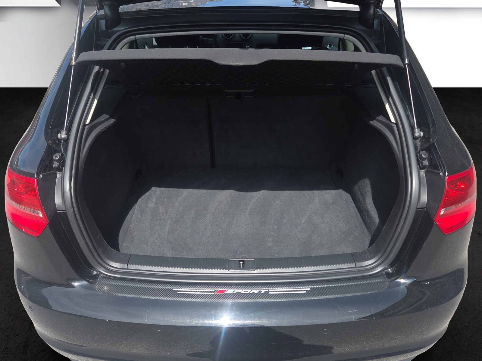 AUDI A3 Sportback 1.8 TFSI Ambition quattro-image-17